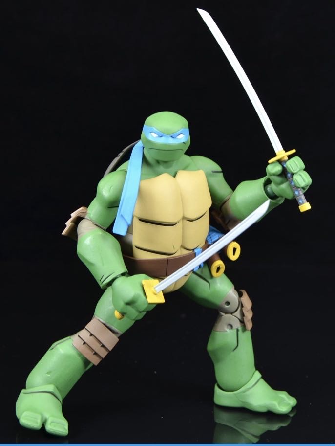 Batman VS TMNT - Batman & Leonardo - DC Collectibles (Batman vs. TMNT) action figure collectible [Barcode 761941355412] - Main Image 4