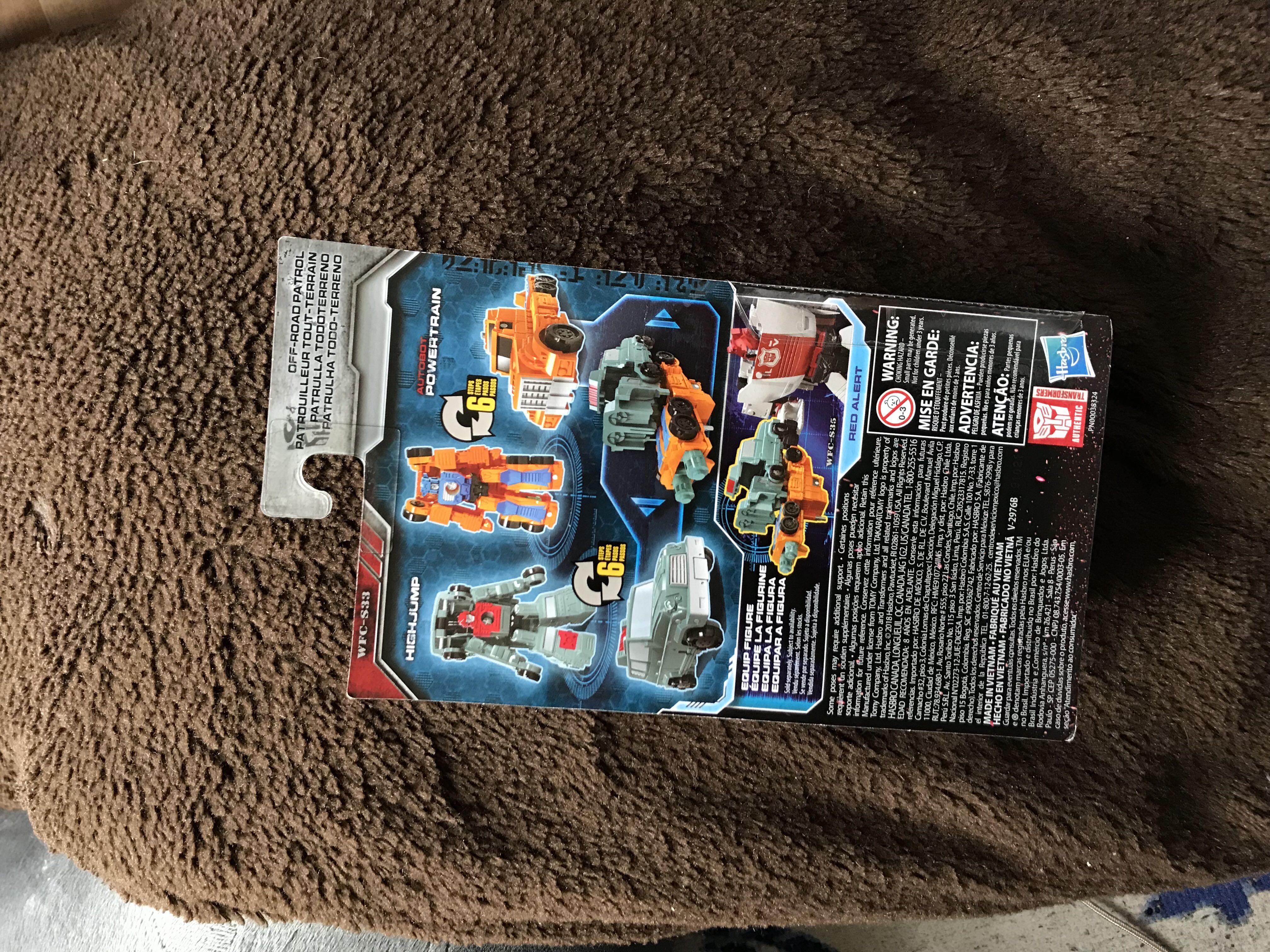 WFC S33 Powertrain & Highjump - Hasbro / Takara Tomy (Transformers Siege) action figure collectible [Barcode 630509769940] - Main Image 2