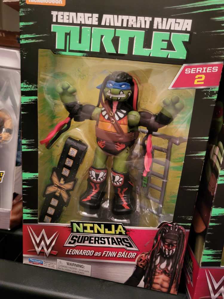 Leonardo as Finn Balor - Viacom (Teenage Mutant Ninja Turtles X WWE) action figure collectible [Barcode 043377918905] - Main Image 3