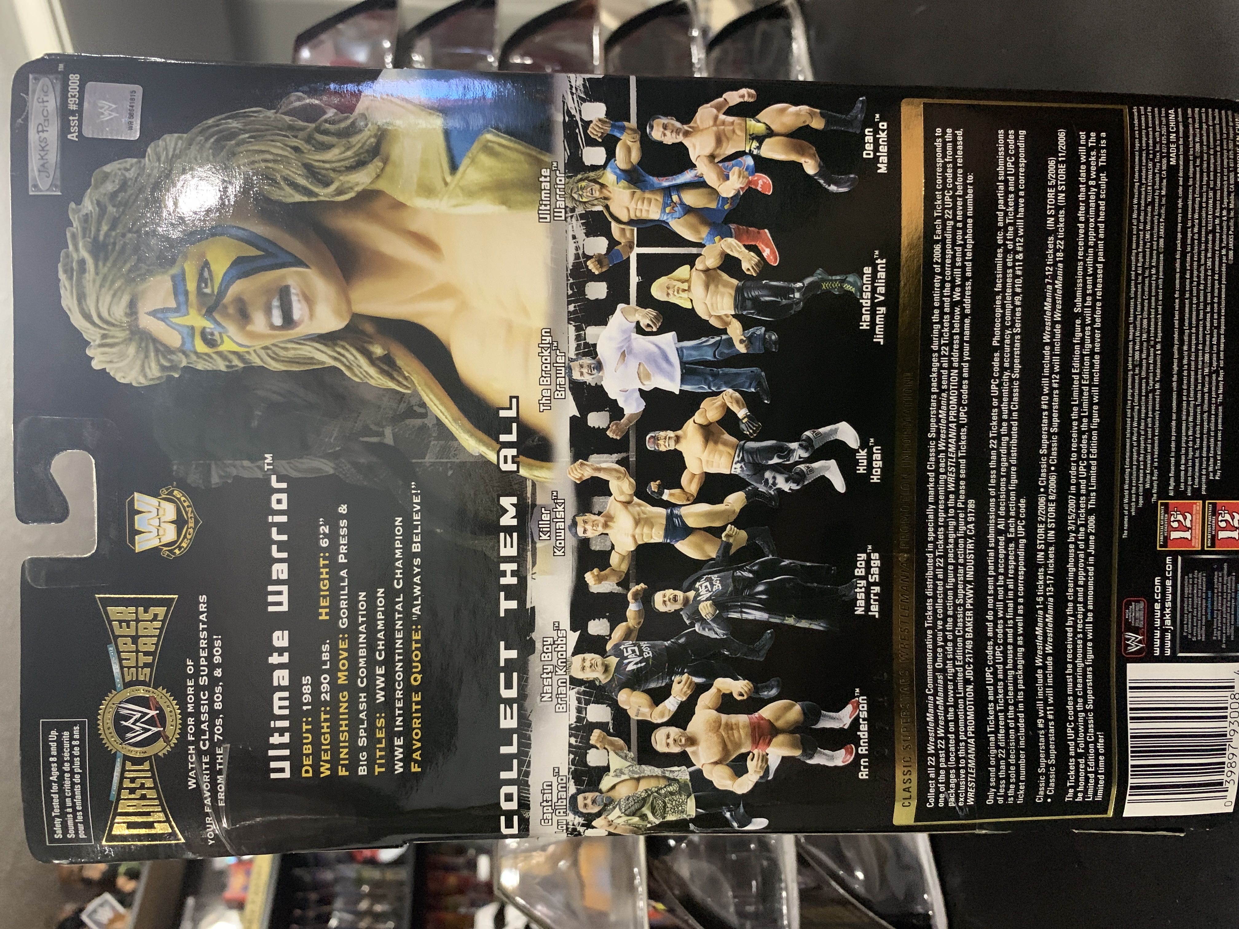 Ultimate Warrior - JAKKS Pacific, Inc. (WWE Classic Superstars) action figure collectible [Barcode 039897930084] - Main Image 2