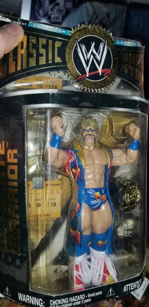 Ultimate Warrior - JAKKS Pacific, Inc. (WWE Classic Superstars) action figure collectible [Barcode 039897930084] - Main Image 3