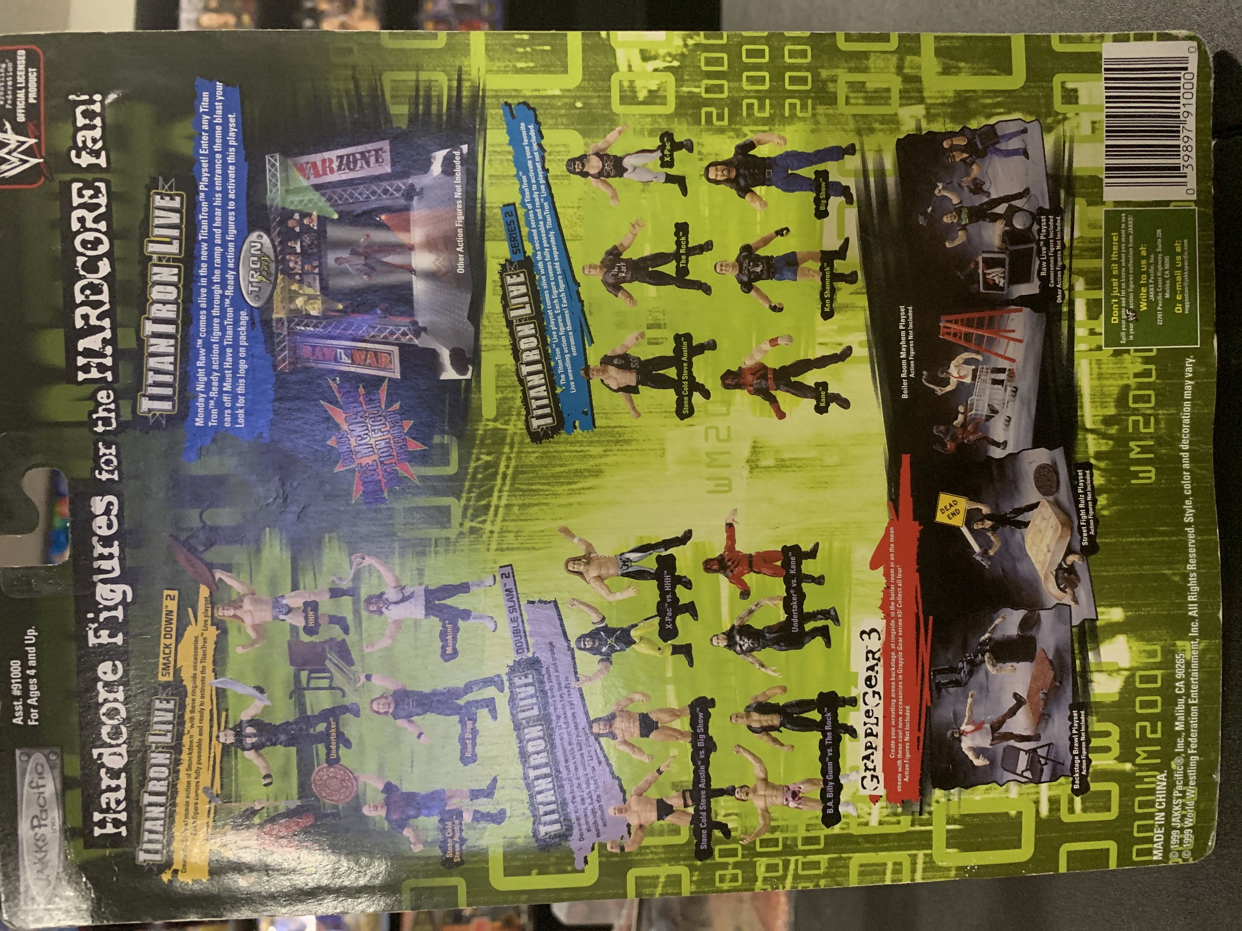 Stone Cold Steve Austin - JAKKS Pacific, Inc. (Wrestlemania 2000) action figure collectible [Barcode 039897910000] - Main Image 2