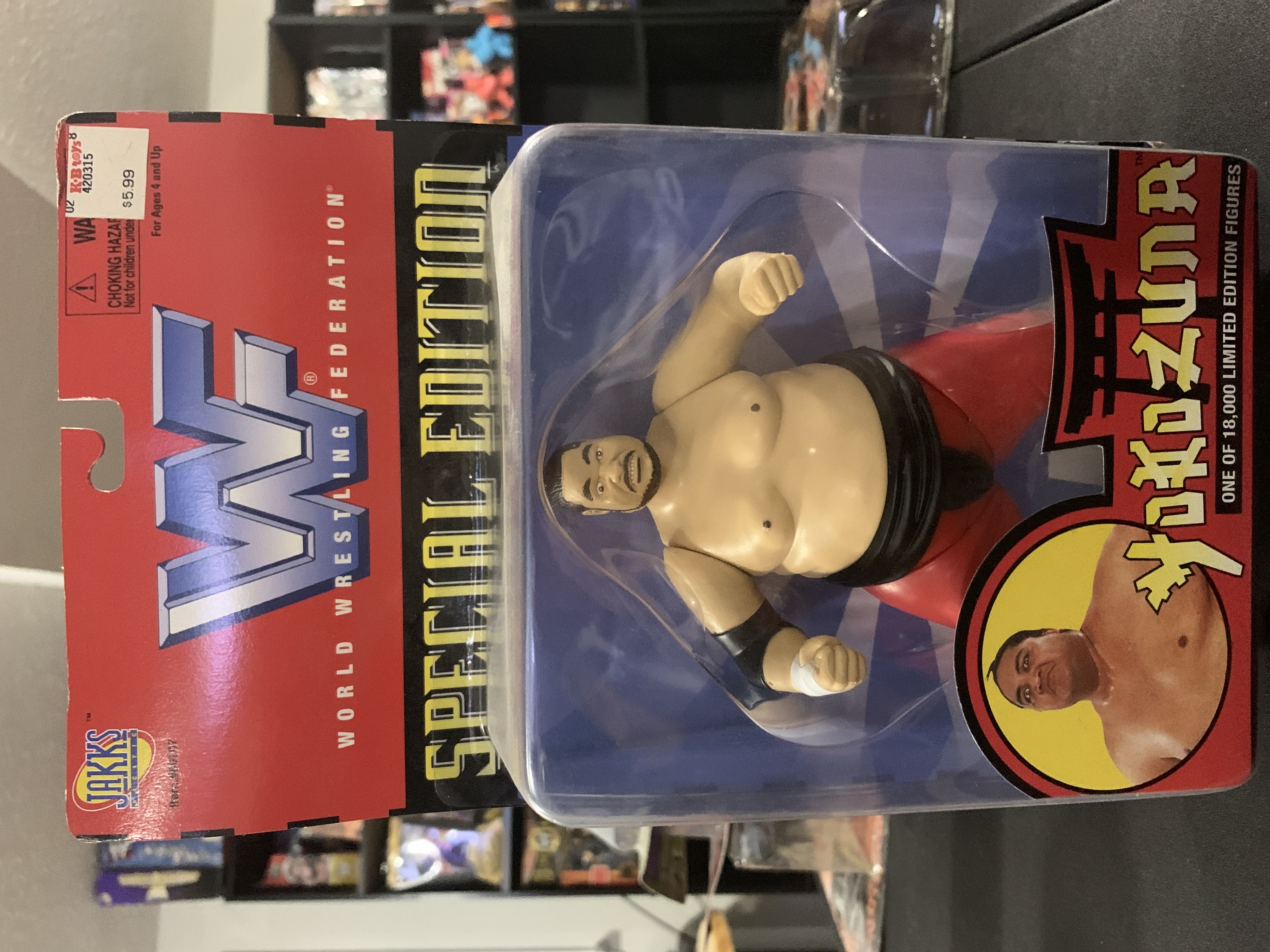 Pennywise (w/severed arm)