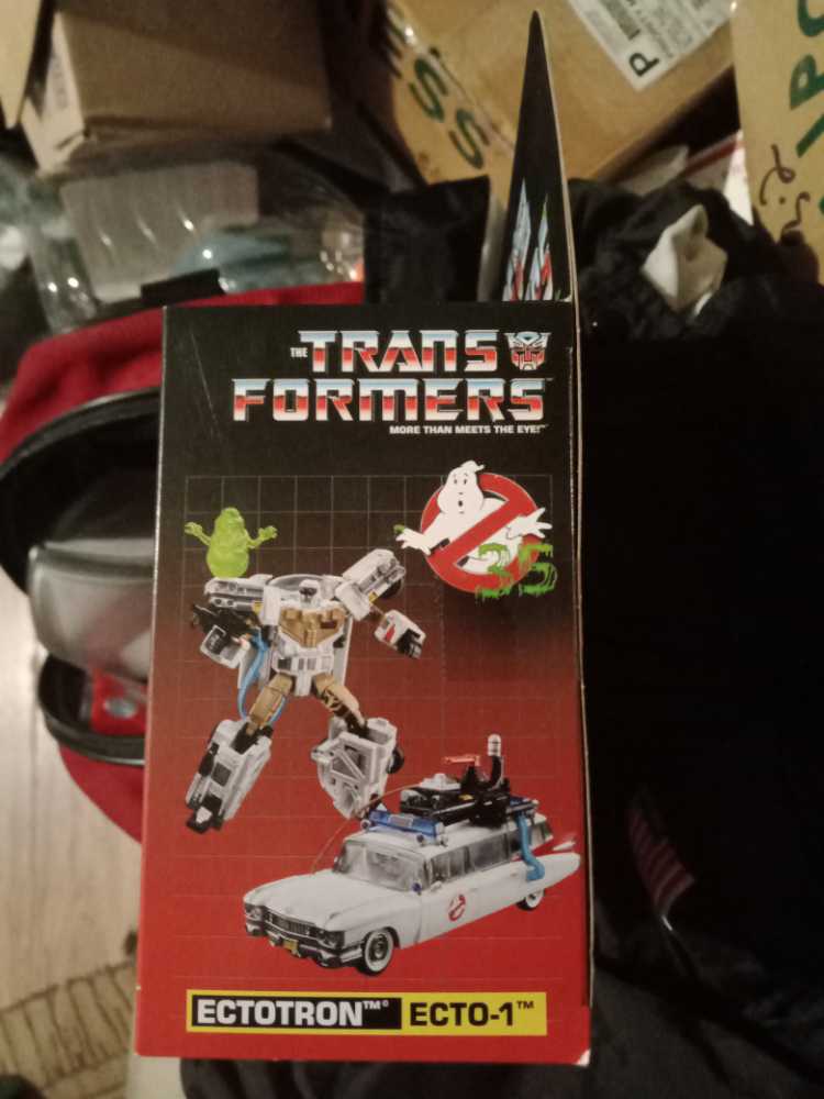 Ectotron Ecto-1 Ghostbusters - Hasbro (Transformers) (Transformers Collaborative) action figure collectible [Barcode 630509829415] - Main Image 4