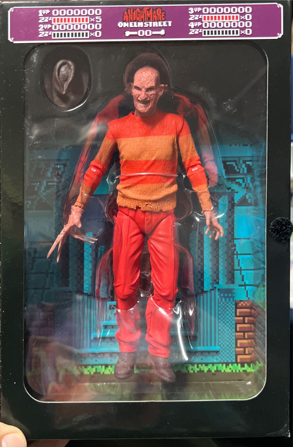 8-BIT Freddy Krueger - 8 Bit - Neca (Neca Ultimates) action figure collectible [Barcode 634482397565] - Main Image 3