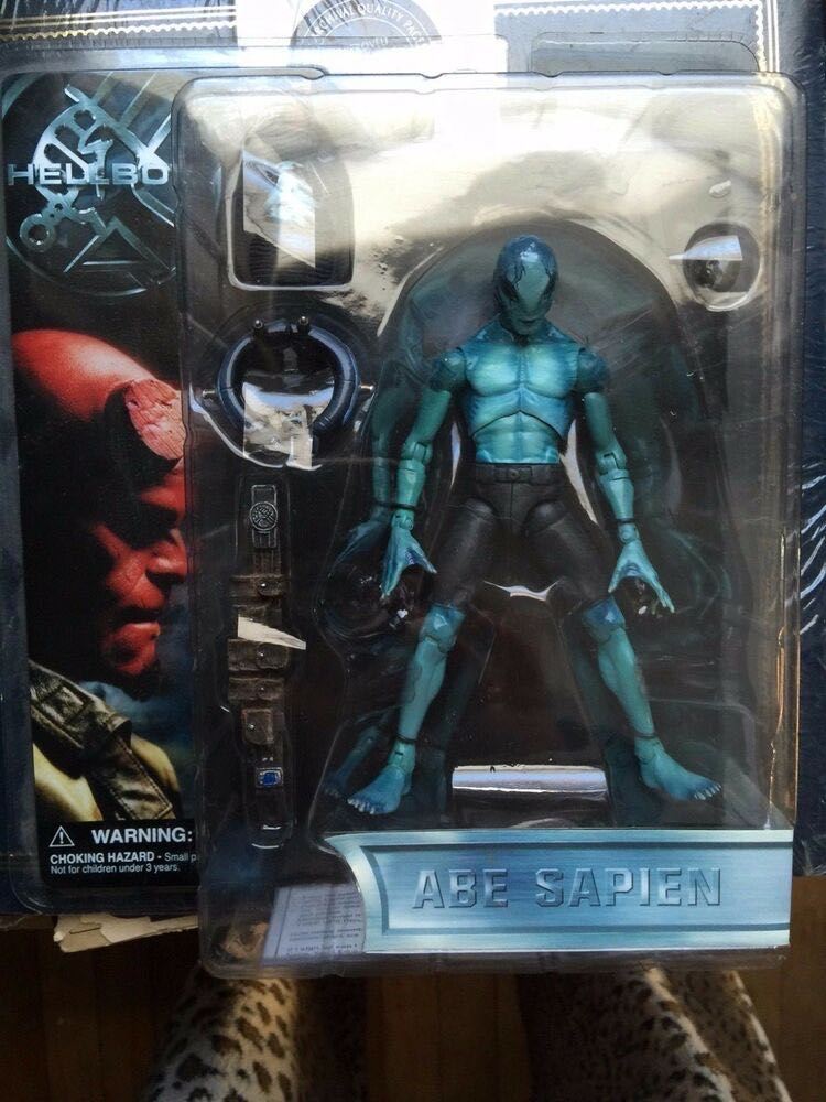 Abe Sapien - Mezco (Hellboy) action figure collectible [Barcode 696198150025] - Main Image 2