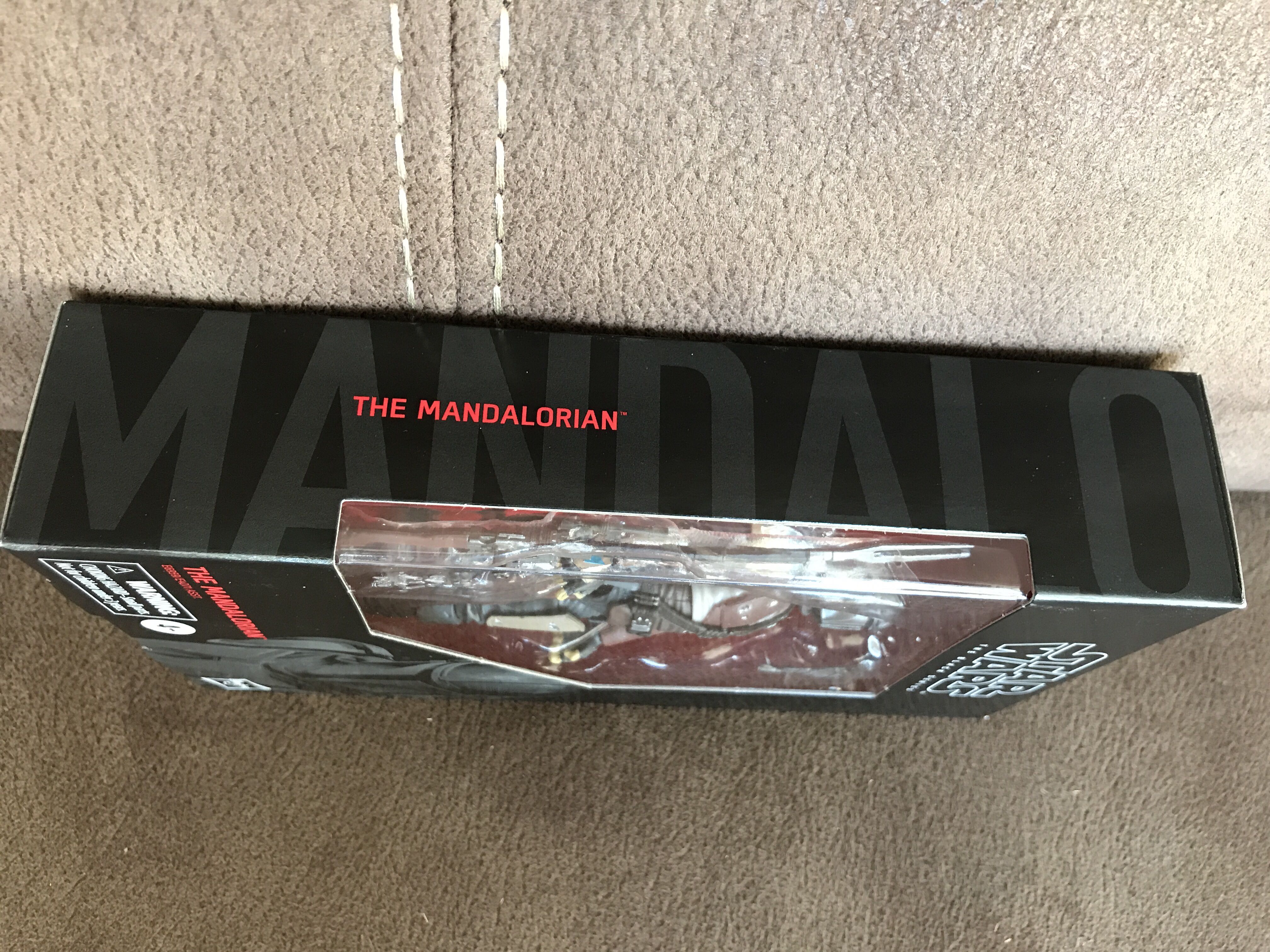 #94 The Mandalorian - Hasbro (Black Series) (Star Wars - The Black Series) action figure collectible [Barcode 630509867127] - Main Image 4