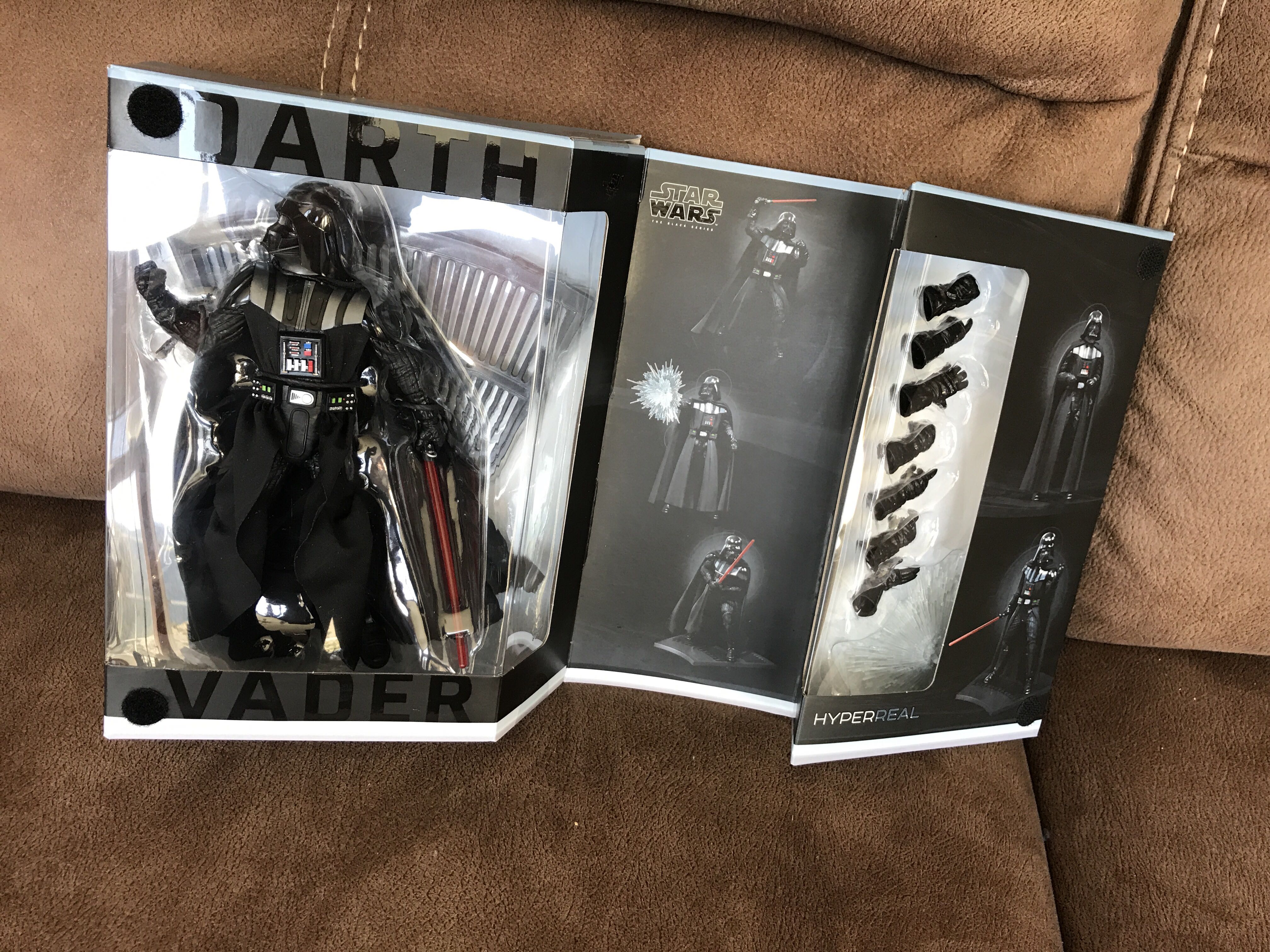 HyperReal Darth Vader - Hasbro (Star Wars: Episode V - The Empire Strikes Back) action figure collectible [Barcode 630509773930] - Main Image 2