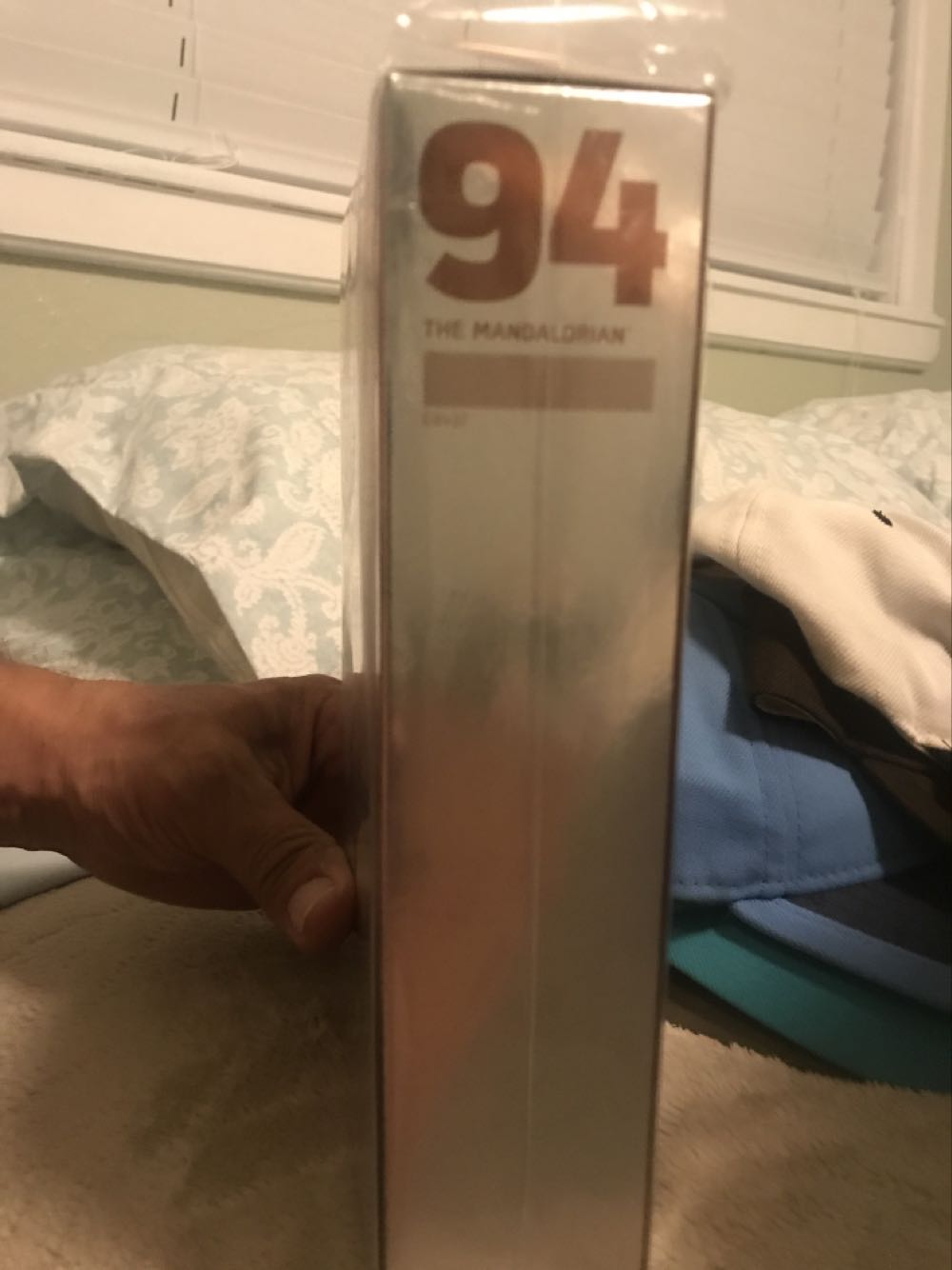 The-Mandalorian (carbonized graphite edition) - Hasbro (Star Wars The Black Series) action figure collectible [Barcode 630509881581] - Main Image 2