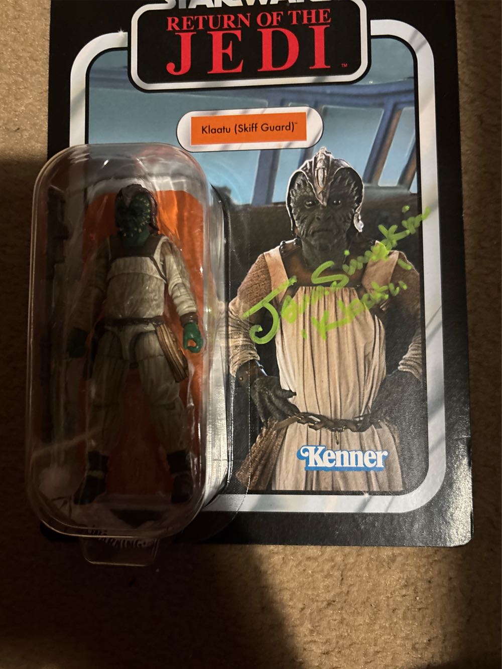 Carded Signed. VC135 Rotj. Klaatu (skiff Guard) Signed John Simpkin - Disney / Hasbro (Star Wars - Vintage Collection) action figure collectible [Barcode 5010993558858] - Main Image 3