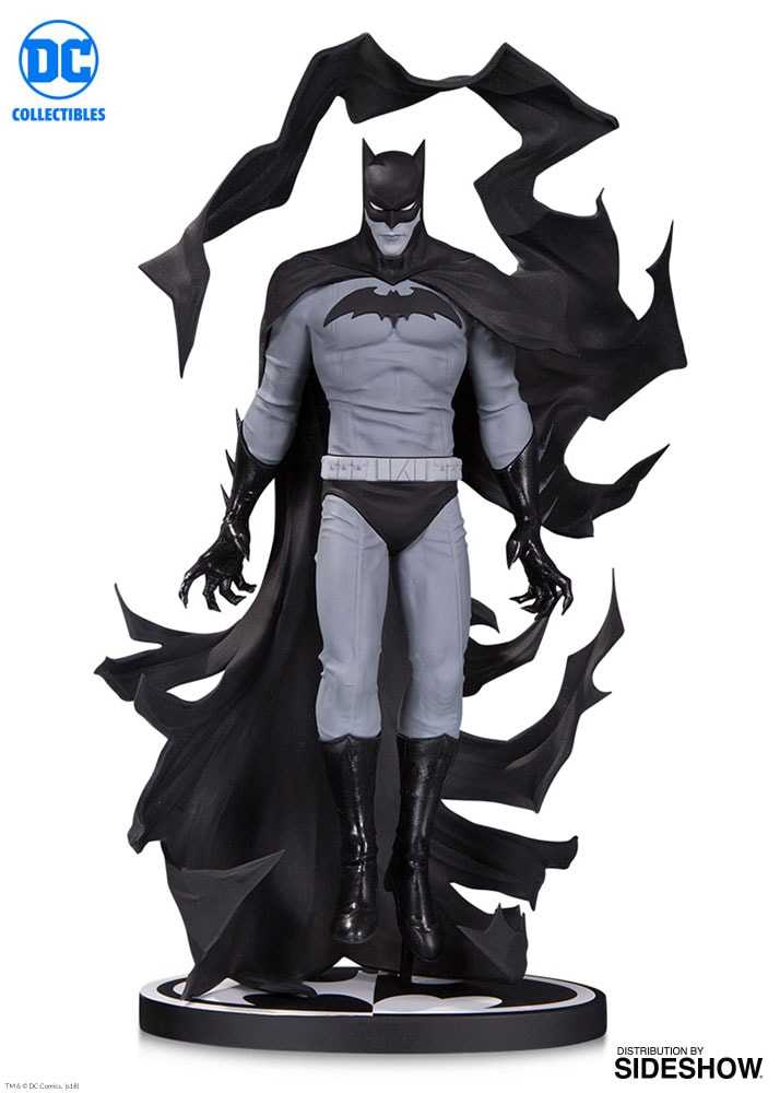Batman Black & White: Batman by Becky Cloonan - DC Collectibles action figure collectible [Barcode 761941350417] - Main Image 2