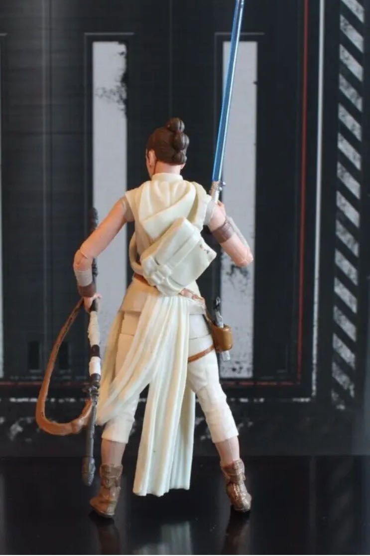 Rey VC156 TROS - Hasbro (Star Wars Episode IX: The Rise of Skywalker) action figure collectible - Main Image 4