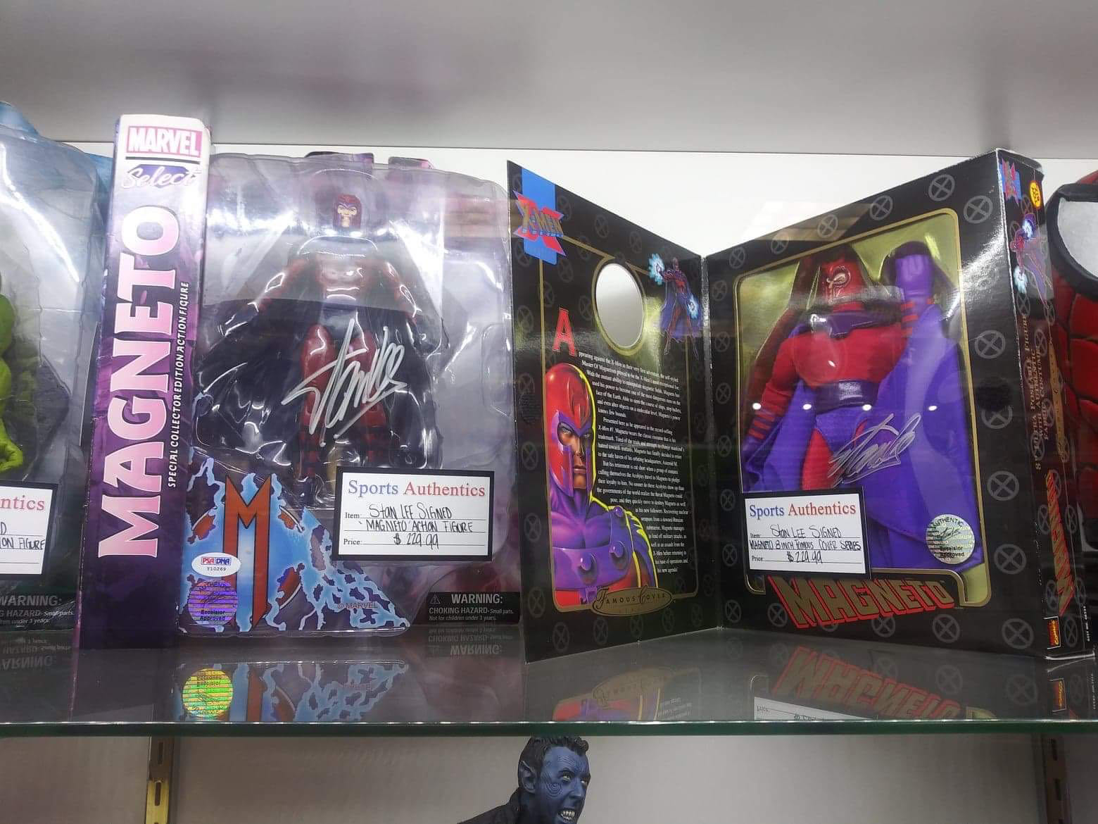 Famous Cover Magneto - Toy Biz (Famous Cover Series) action figure collectible - Main Image 3