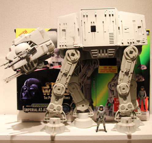 AT-AT Walker (Electronic) - Hasbro (Vehicle) action figure collectible [Barcode 076281697338] - Main Image 2