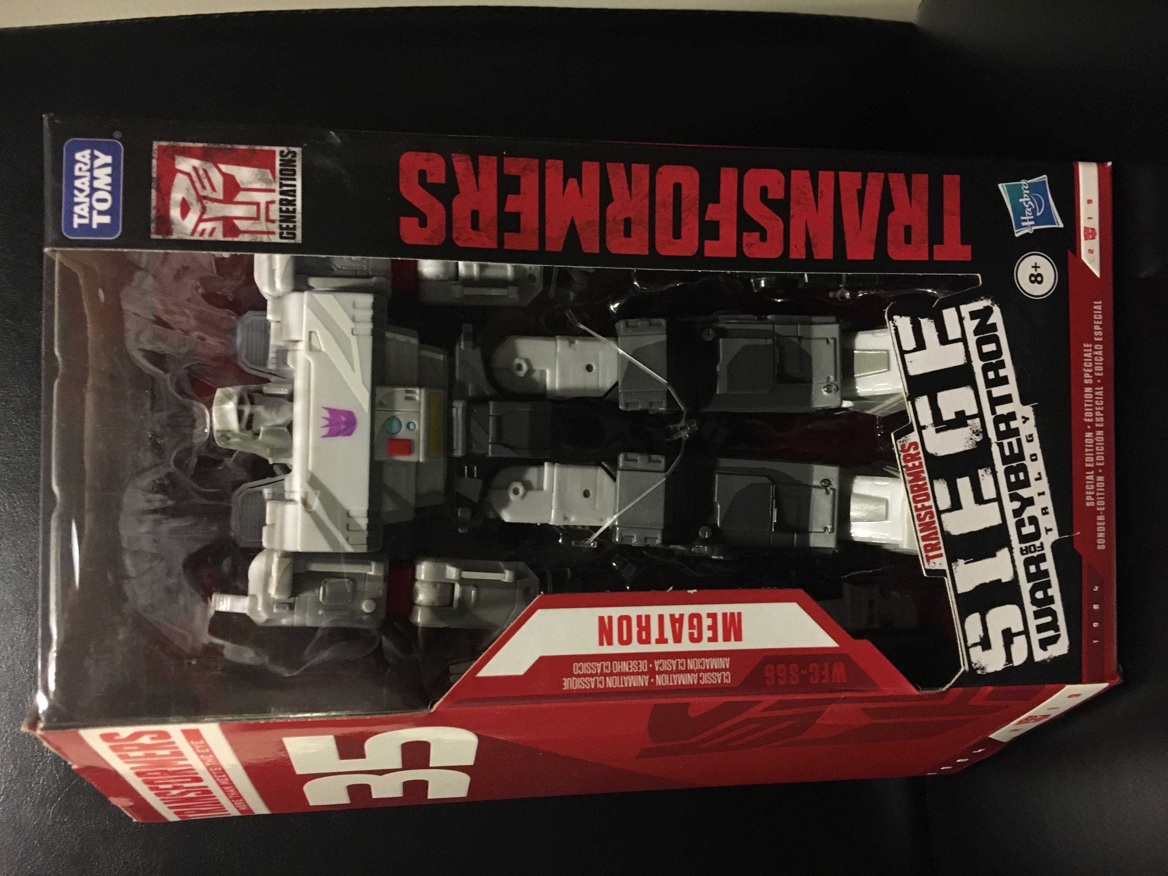 Megatron - Voyager Class - Hasbro / Takara Tomy (Transformers) action figure collectible [Barcode 5010993639175] - Main Image 4