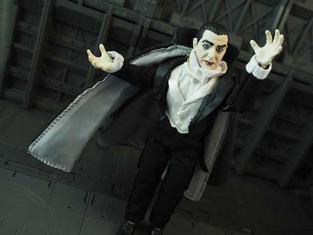 Mego: Bela Lugosi Dracula (Grey Cape) - Mego Corp (Universal Monsters) action figure collectible [Barcode 852404008171] - Main Image 3
