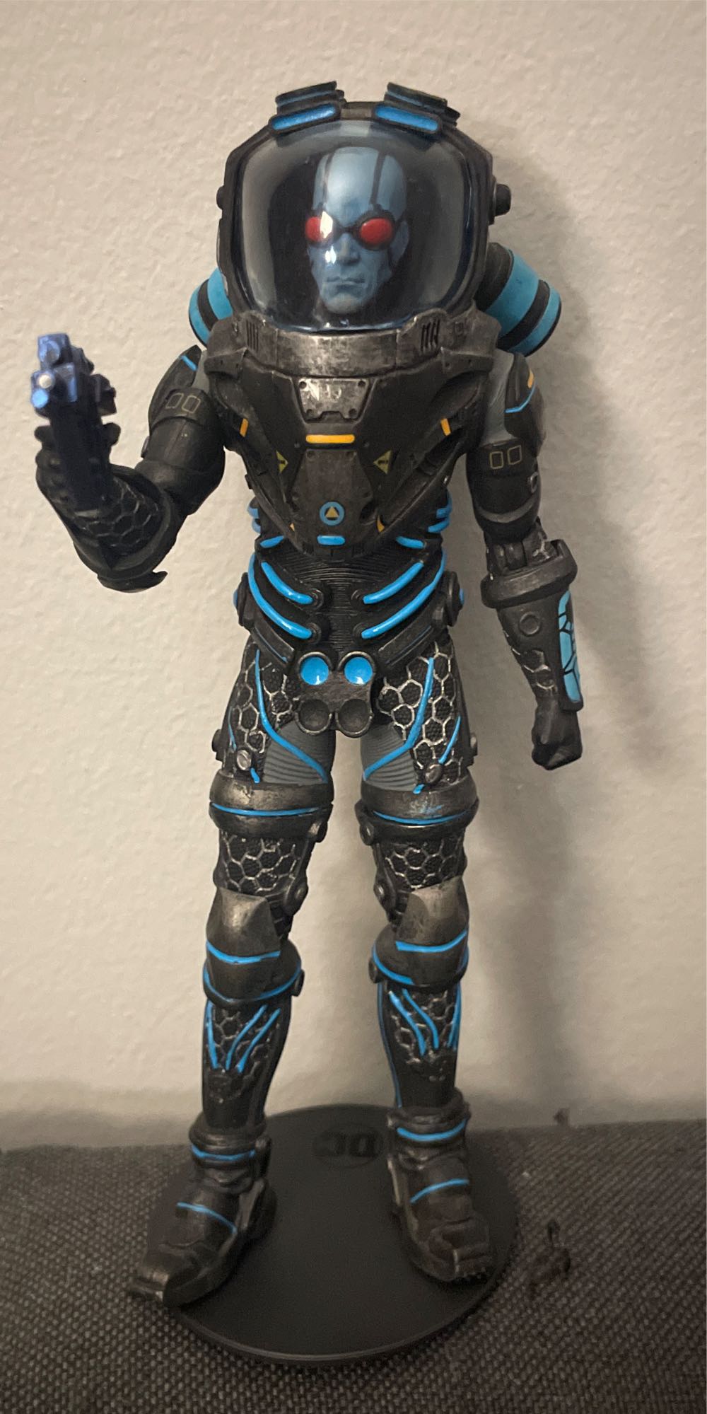 Mr. Freeze - DC Collectibles (DC (Batman - Arkham)) action figure collectible [Barcode 761941303598] - Main Image 3