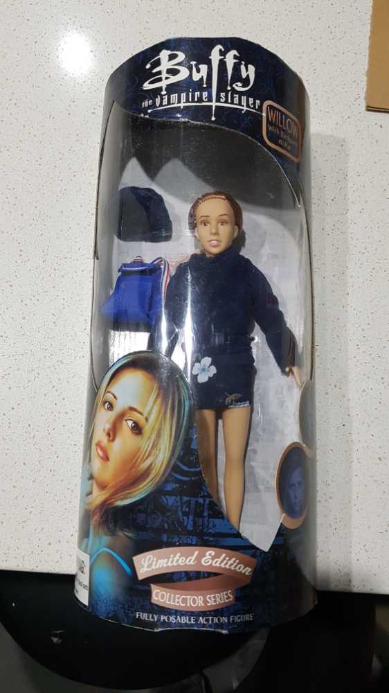 Buffy The Vampire Slayer: Willow  action figure collectible [Barcode 603259710319] - Main Image 2