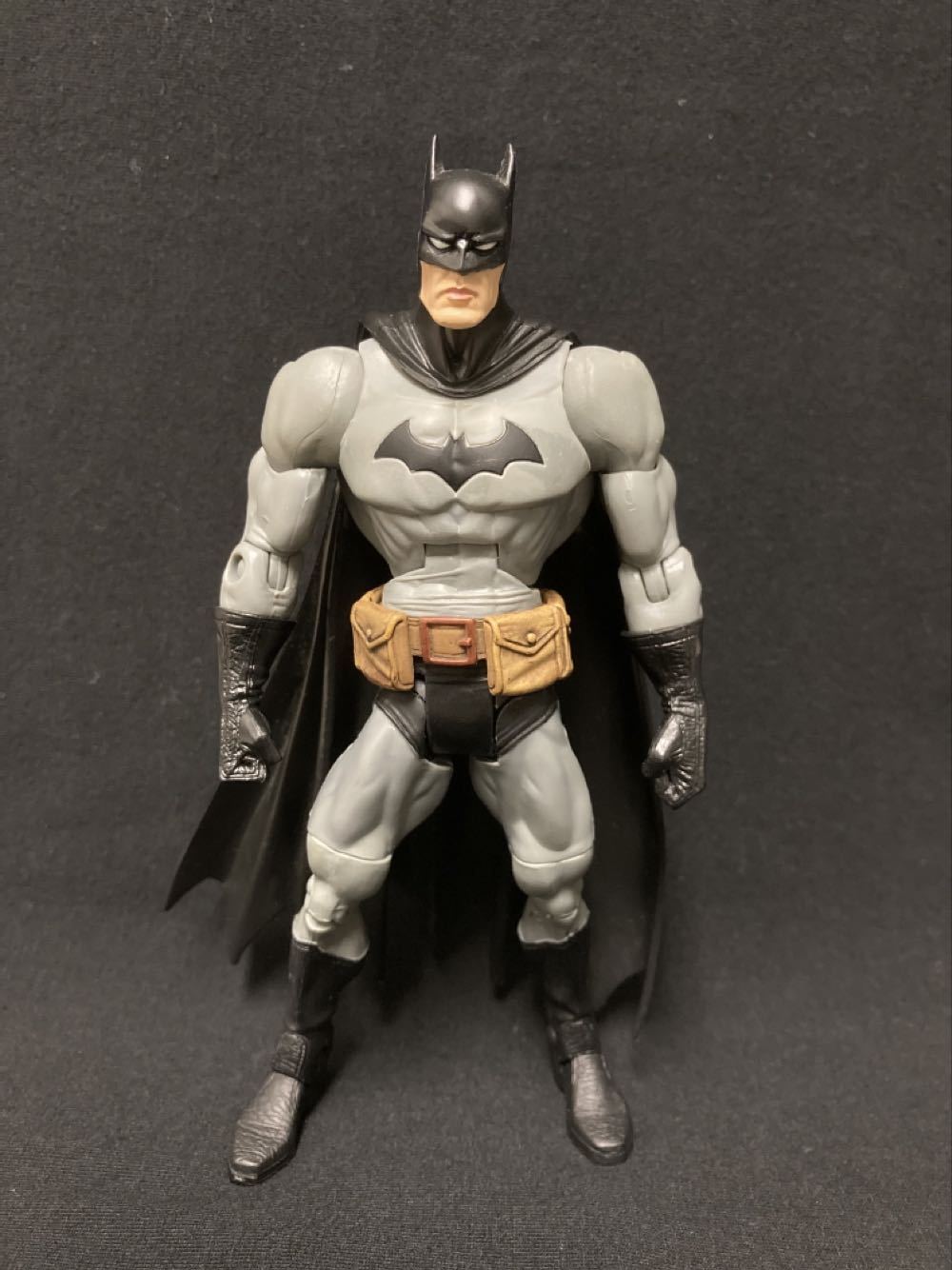 DC Super Heroes Select Sculpt (S3) Series BATMAN (Mattel) - Mattel (Dc Comics Multiverse) action figure collectible [Barcode 027084487404] - Main Image 3