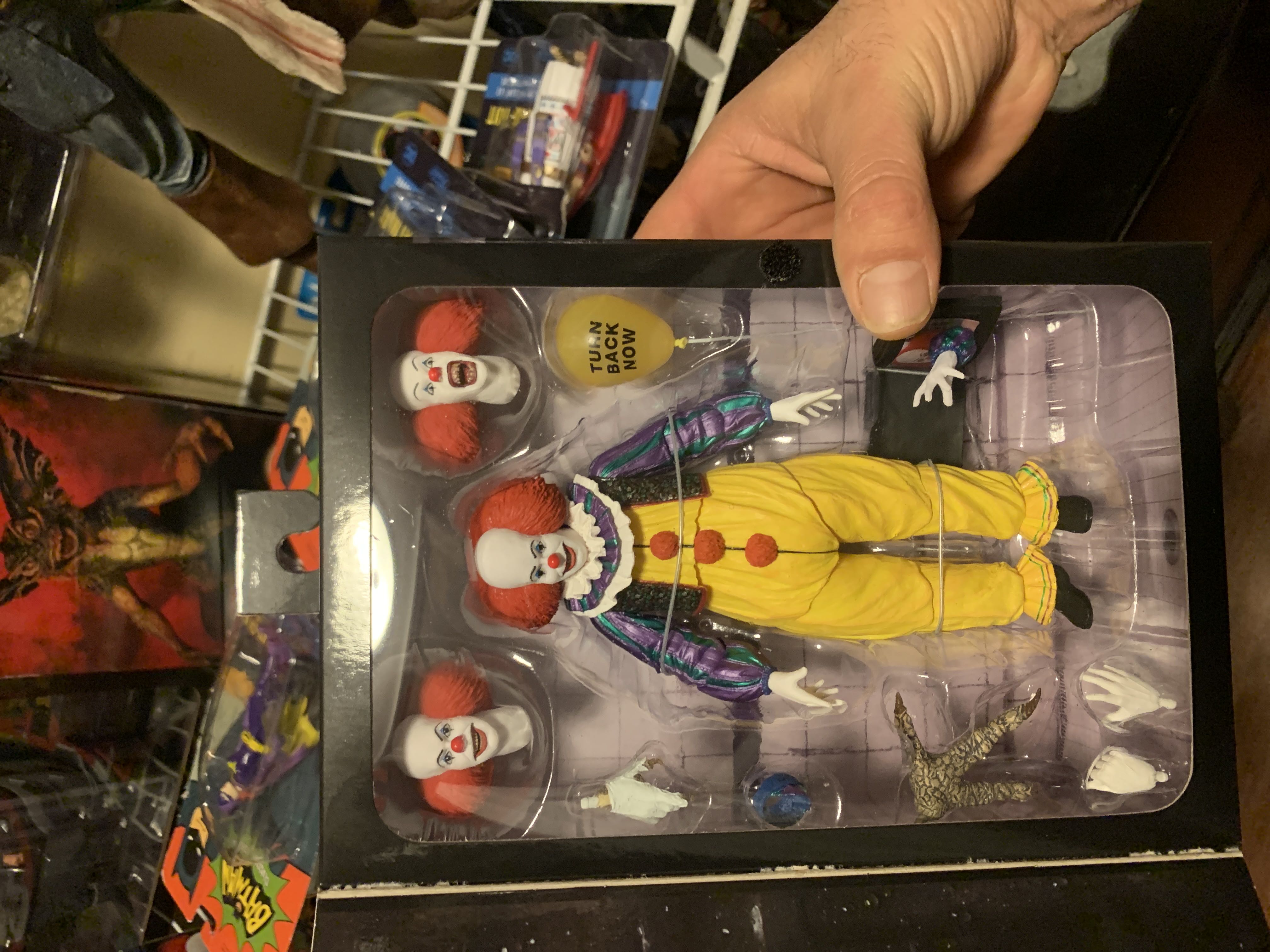 Pennywise <1990 Ultimate> - Neca (IT (1990)) action figure collectible [Barcode 634482454718] - Main Image 2