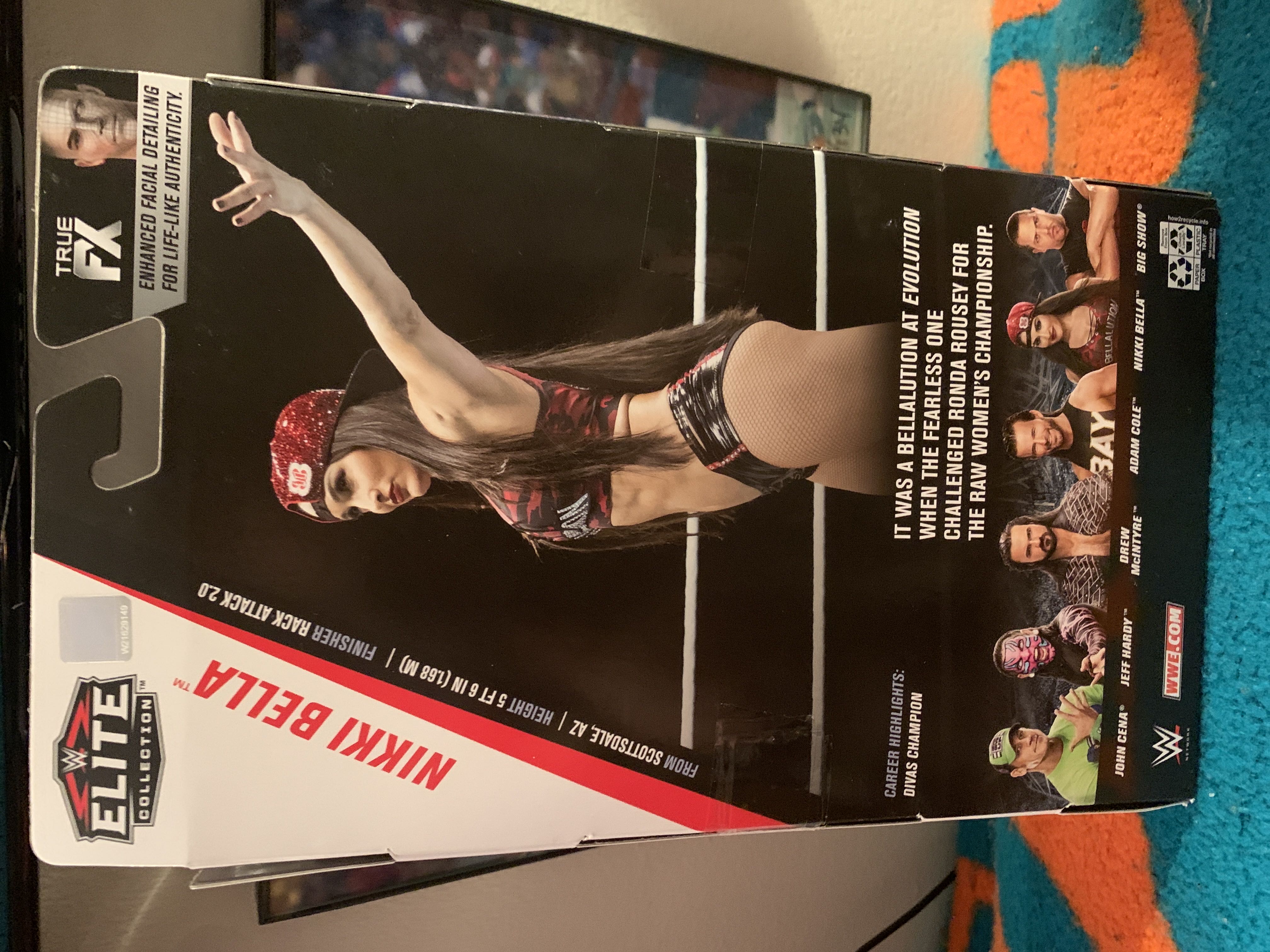 Nikki Bella Variant ELITE 71 - Mattel (Wwe Elite) action figure collectible [Barcode 887961730067] - Main Image 2