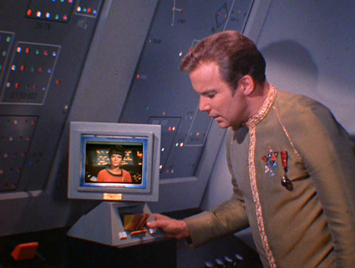 Star Trek Mego - Captain Kirk - Mego (Star Trek Retro) action figure collectible [Barcode 850002478808] - Main Image 4