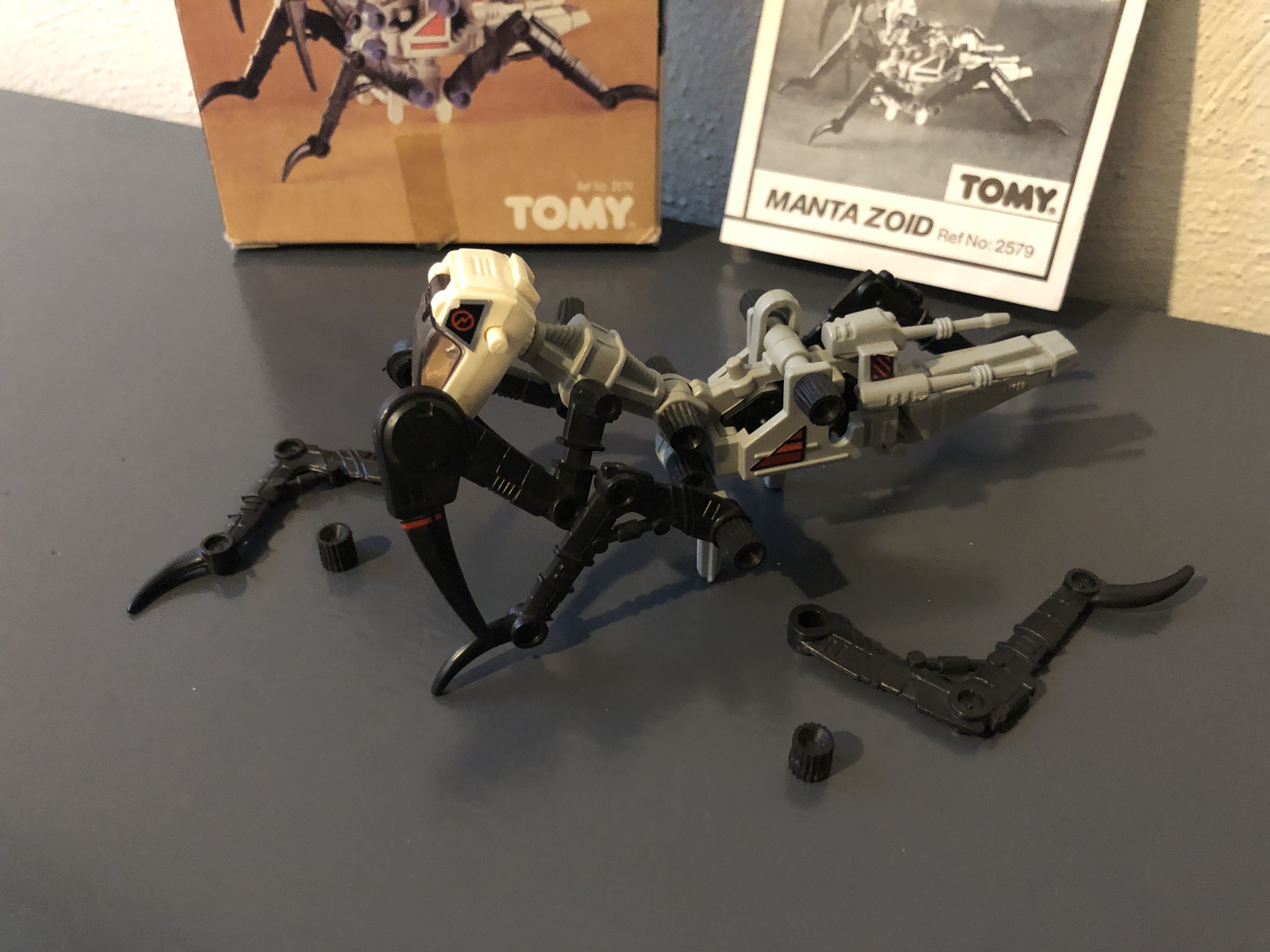 Zoids “Mantazoid” RMZ-09 - Tomy (Helic Republic) action figure collectible - Main Image 2