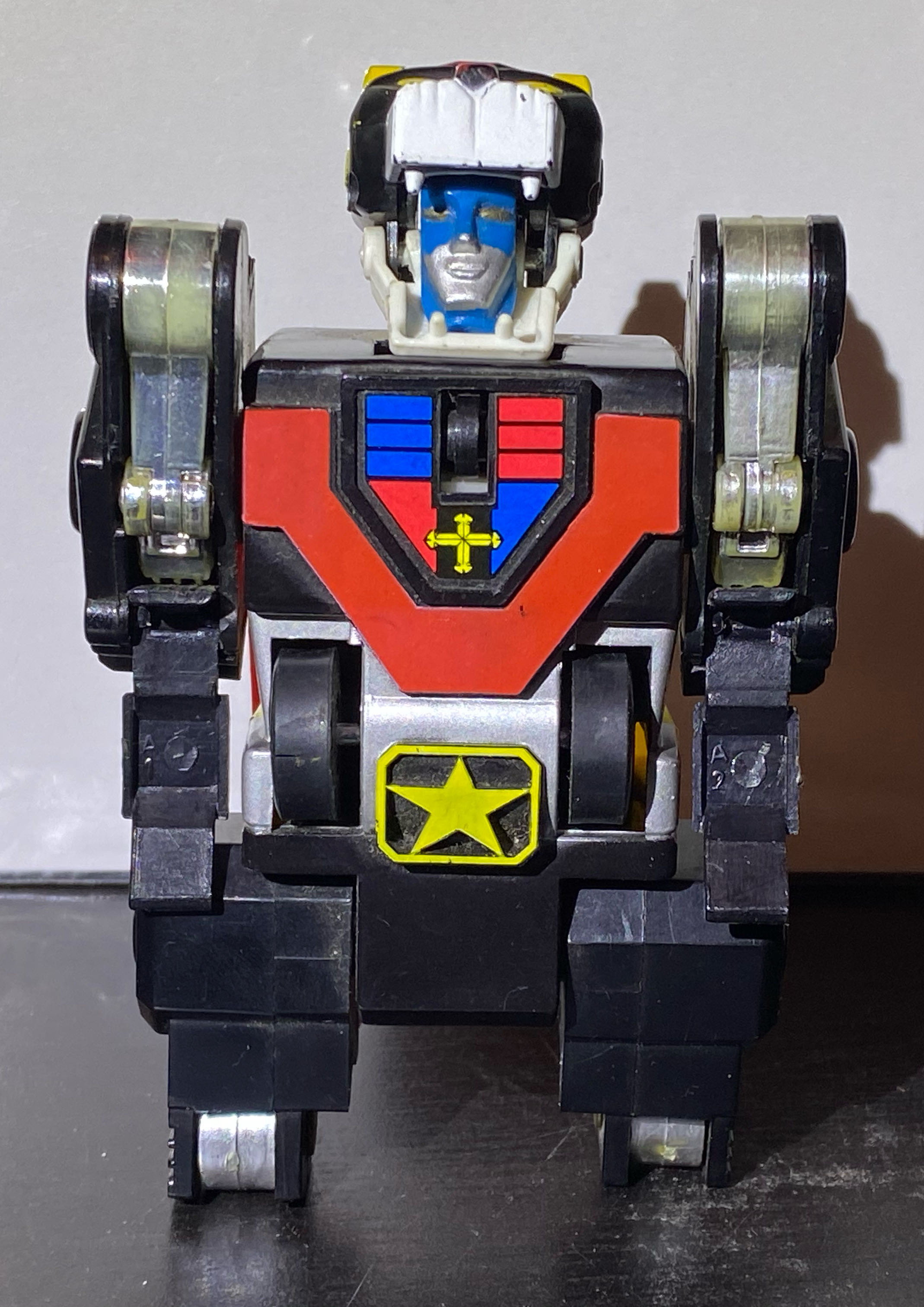Voltron “Black Lion” - LJN Toys Ltd. (Miniature Robots) action figure collectible - Main Image 3