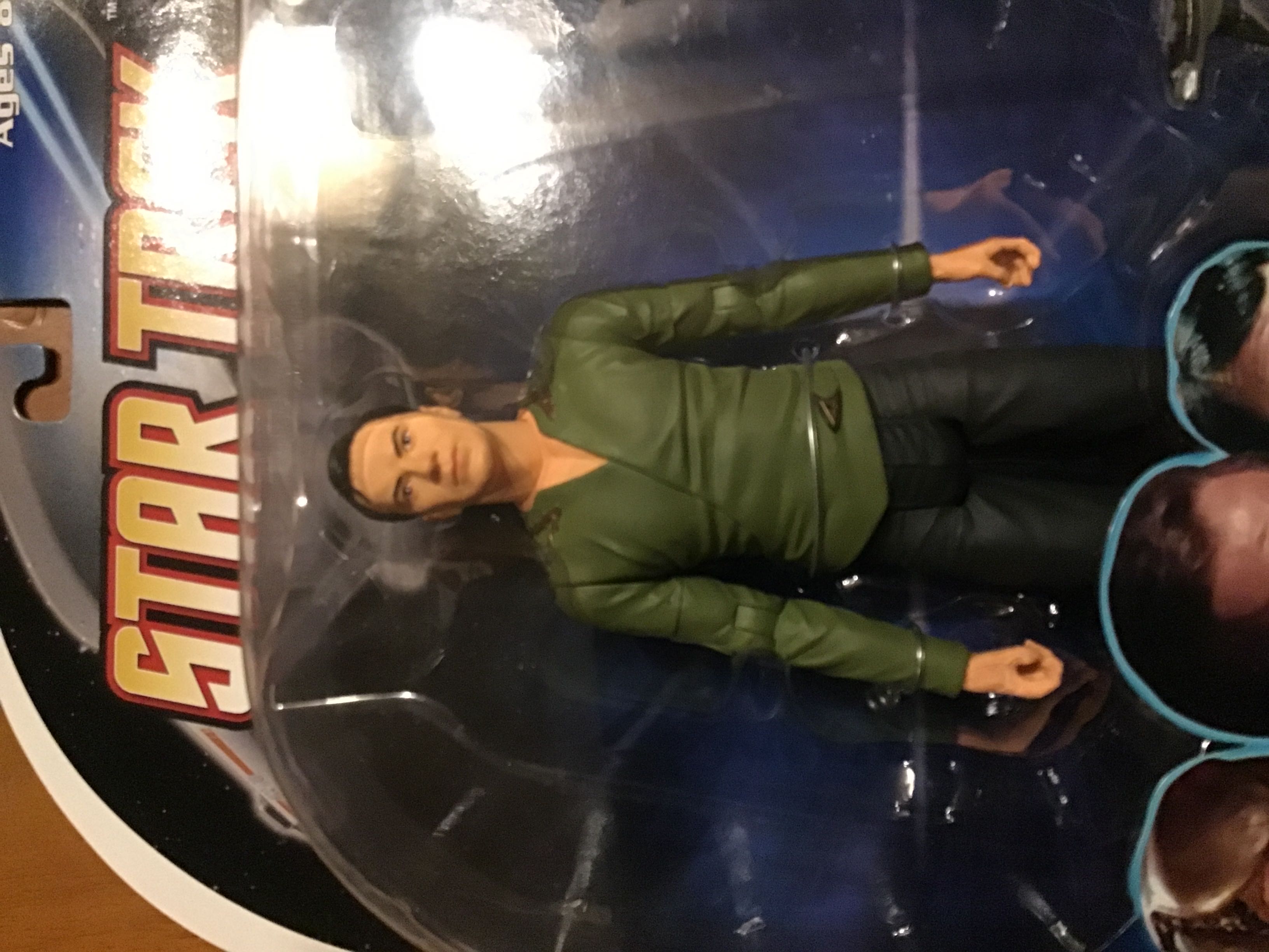 Captain Kirk - Diamond Select (Star Trek) action figure collectible [Barcode 699788727348] - Main Image 2