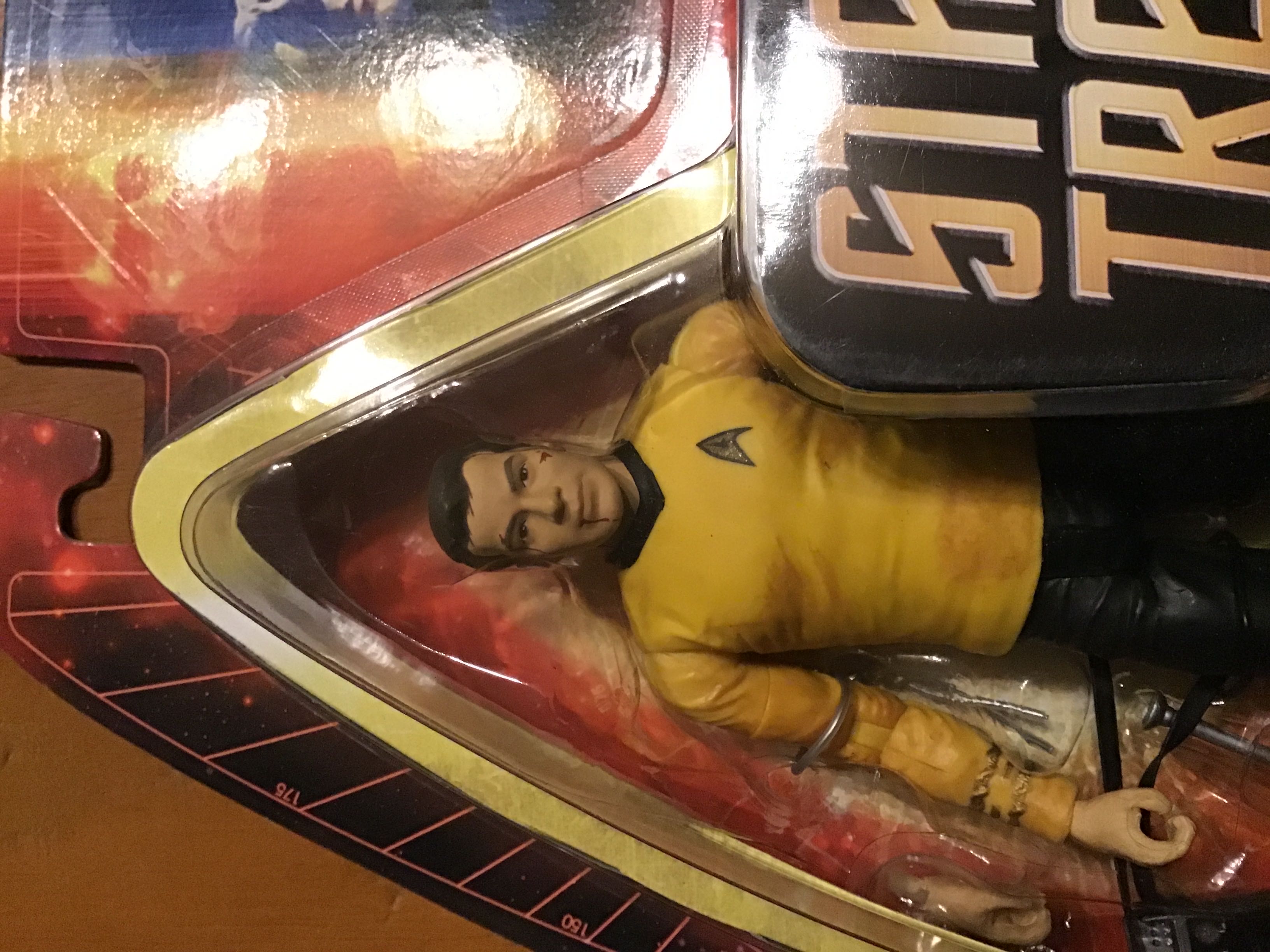Battle Ravaged Kirk - Art Asylum (Star Trek DST) action figure collectible [Barcode 687203858371] - Main Image 2