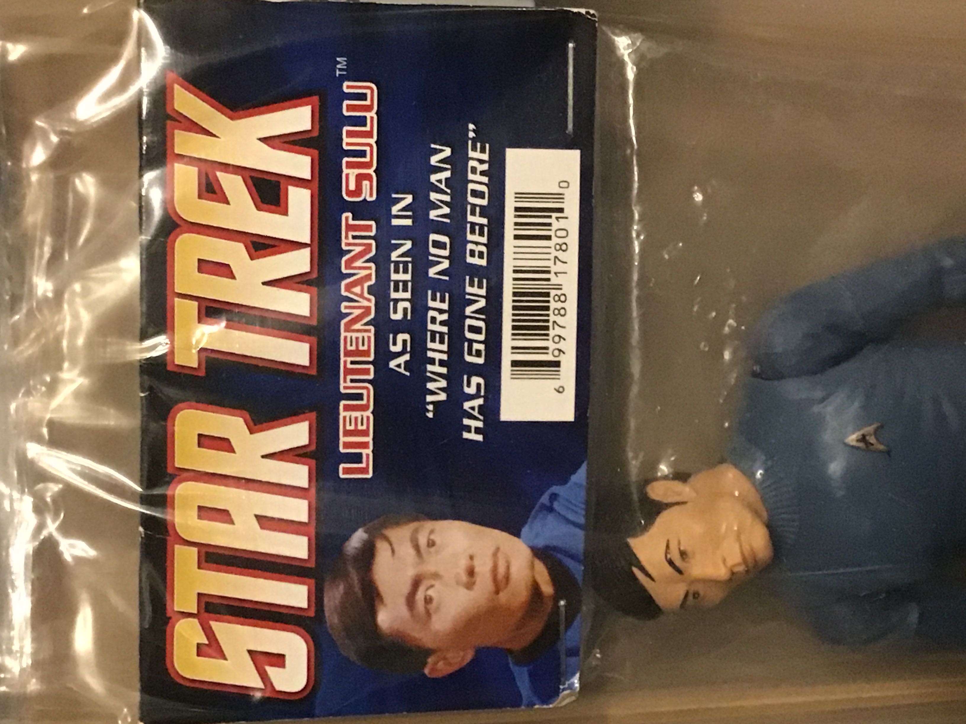Star Trek “Where No Man Has Gone Before” Sulu - Diamond Select (Star Trek) (Star Trek - The Original Series) action figure collectible [Barcode 699788178010] - Main Image 2