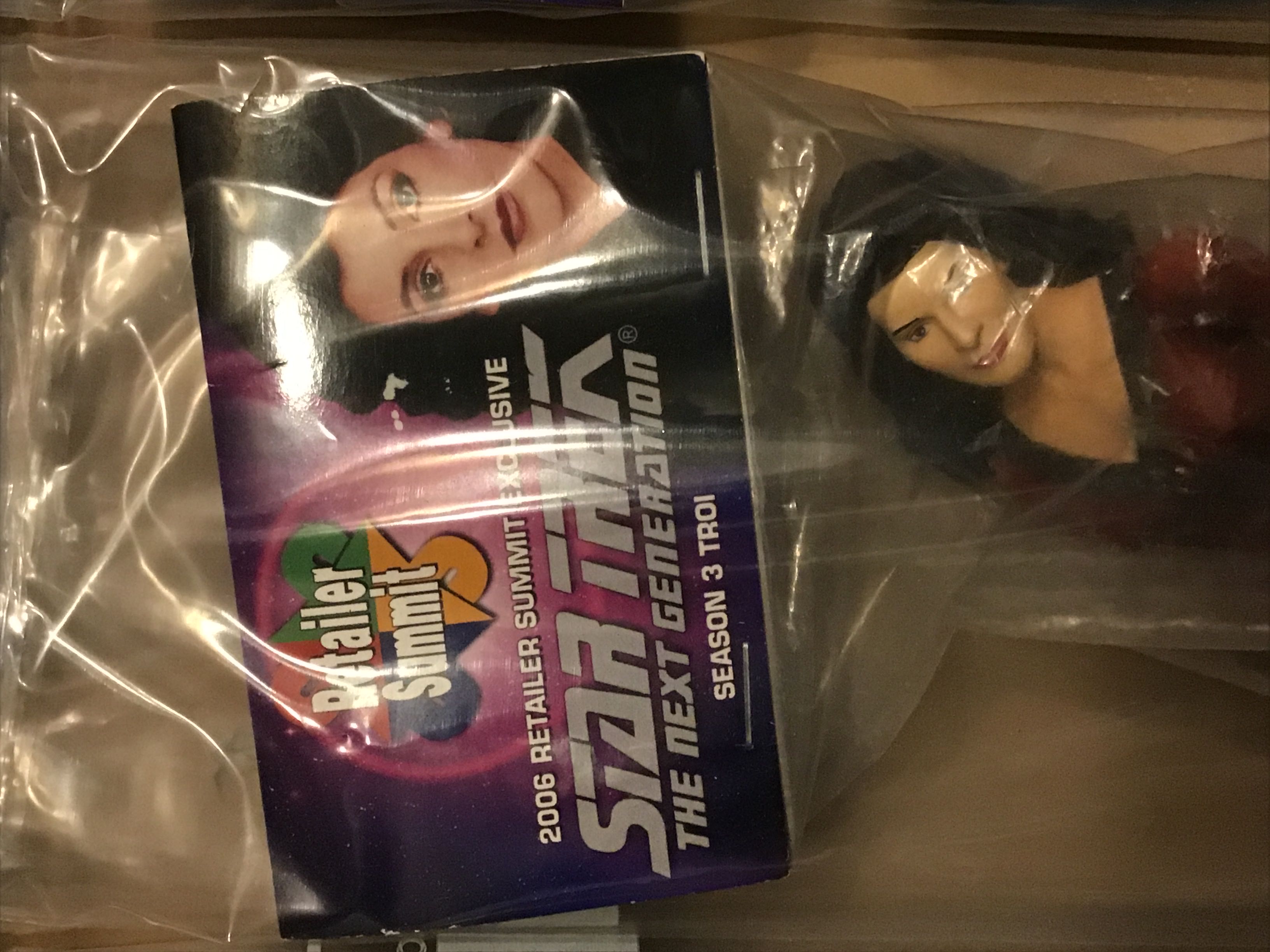 Season 3 Counselor Deanna Troi - Star Trek The Next Generation - Diamond Select (Star Trek) (Star Trek  - The Next Generation) action figure collectible - Main Image 2