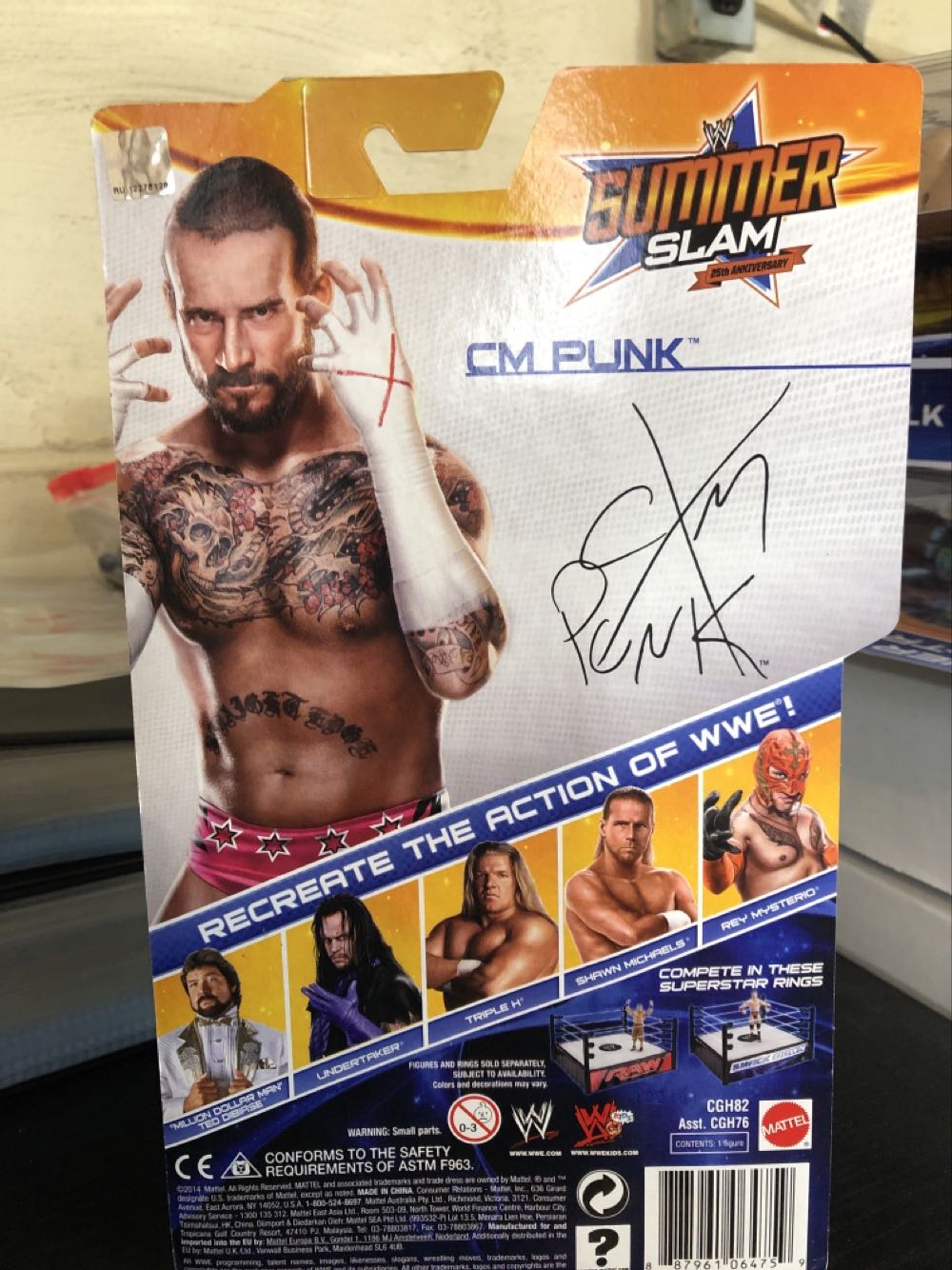 CM Punk - Mattel (WWE Summerslam Heritage) action figure collectible [Barcode 887961064759] - Main Image 2