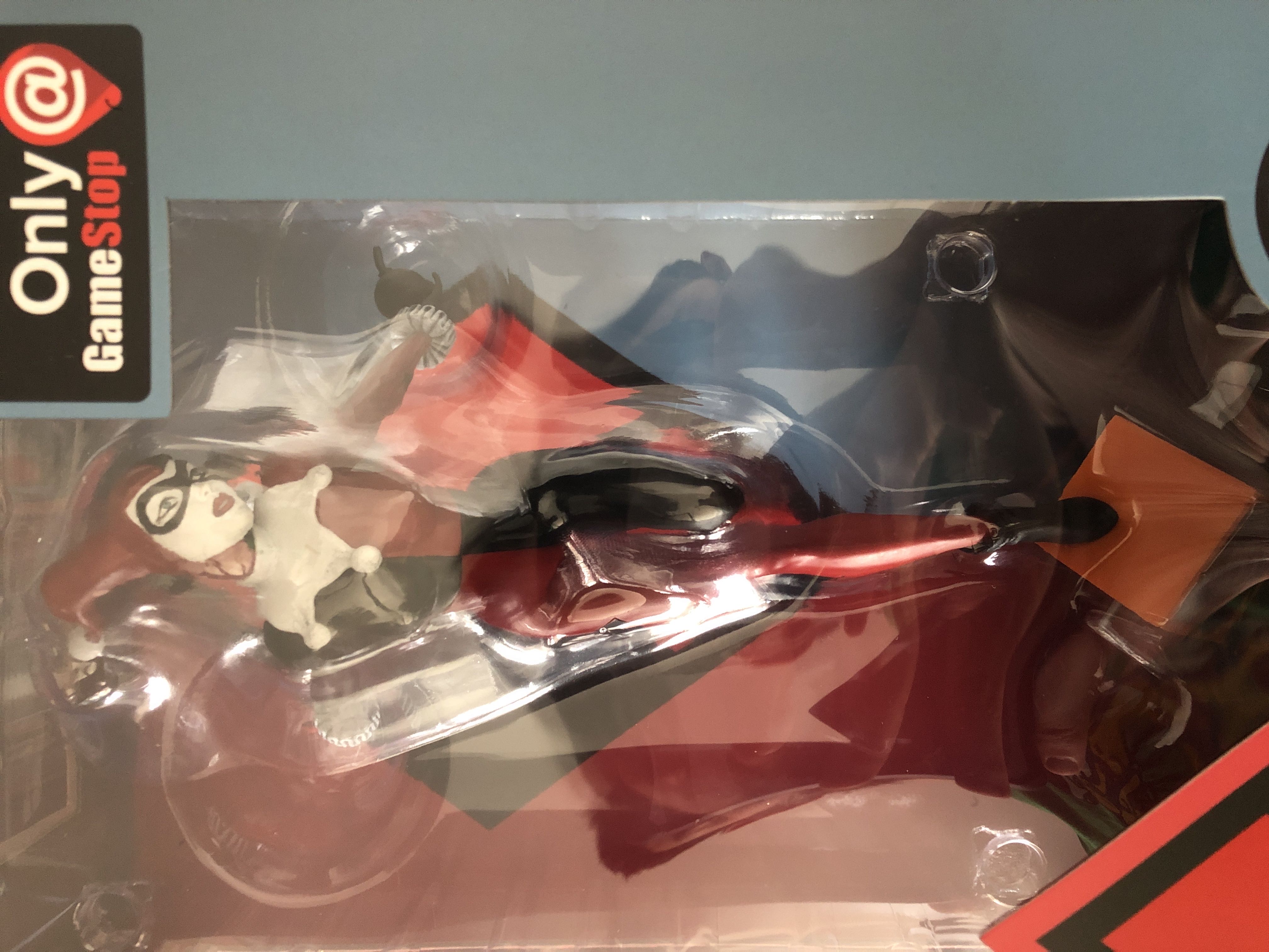 Harley Quinn- Game Stop Exclusive - Diamond Select Toys (Harley Quinn) action figure collectible [Barcode 699788832523] - Main Image 2