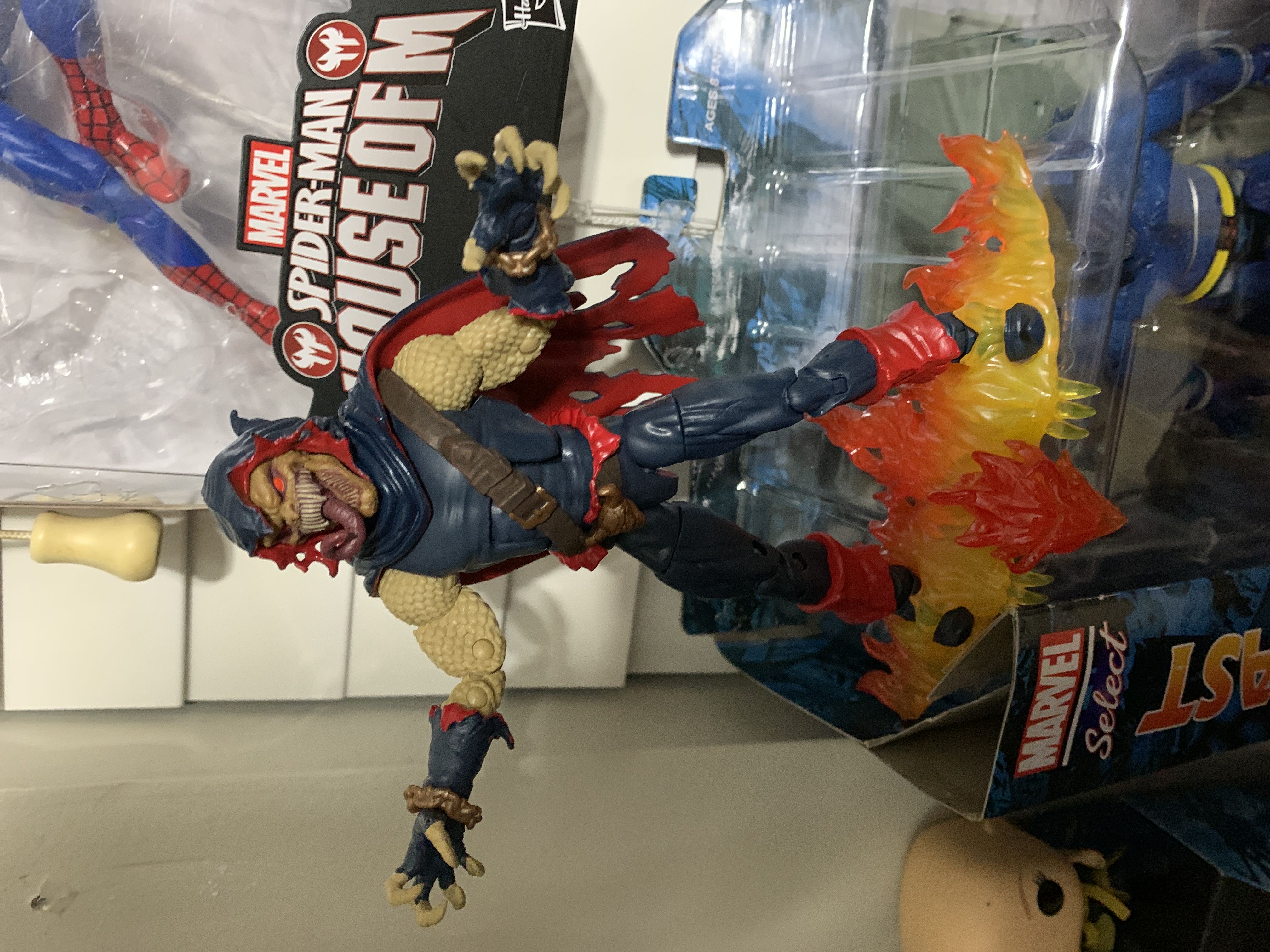 Hocus Pocus Sarah Sanderson (with Spider)