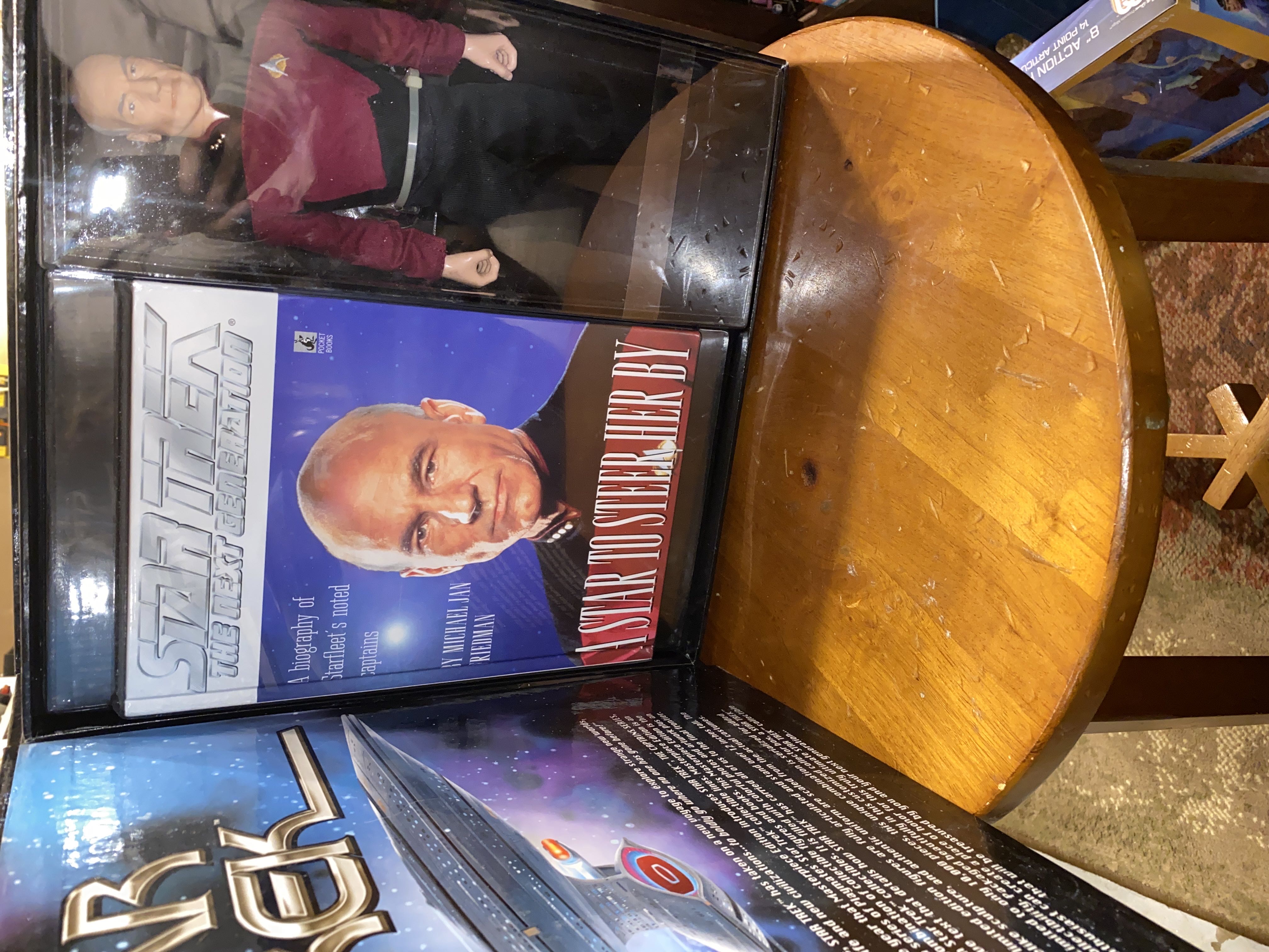 Master Piece Edition Picard - Playmates Toys (Star Trek  - The Next Generation) action figure collectible [Barcode 043377650416] - Main Image 2