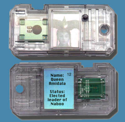 Queen Amidala (Coruscant) - Hasbro (Episode 1 (commtech Chip)) action figure collectible [Barcode 076281841113] - Main Image 4