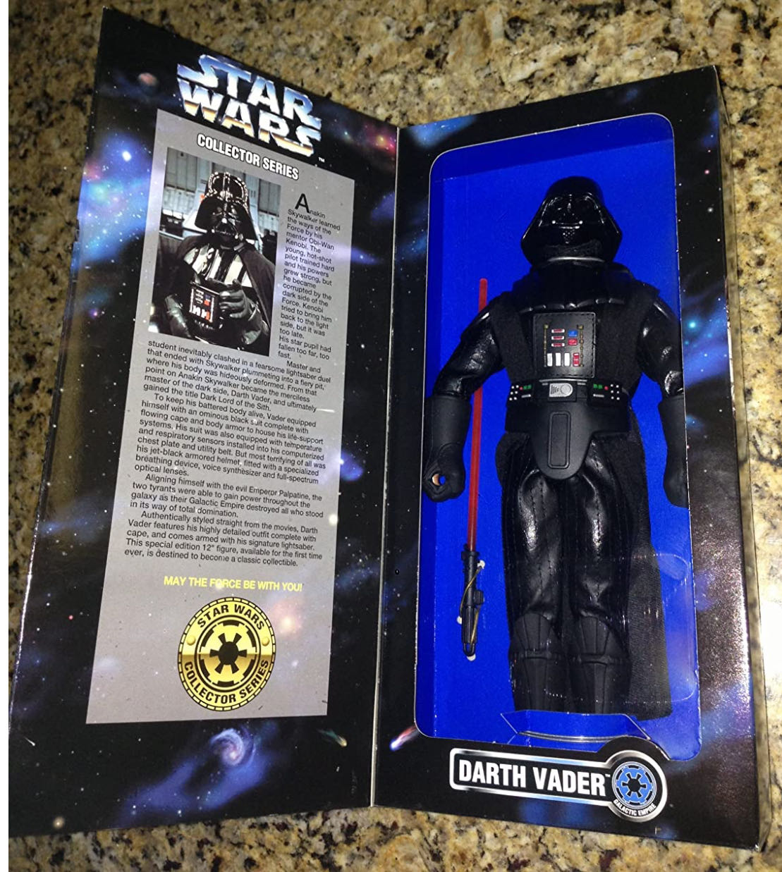 Darth Vader - Kenner (Star Wars) action figure collectible [Barcode 076281277264] - Main Image 3