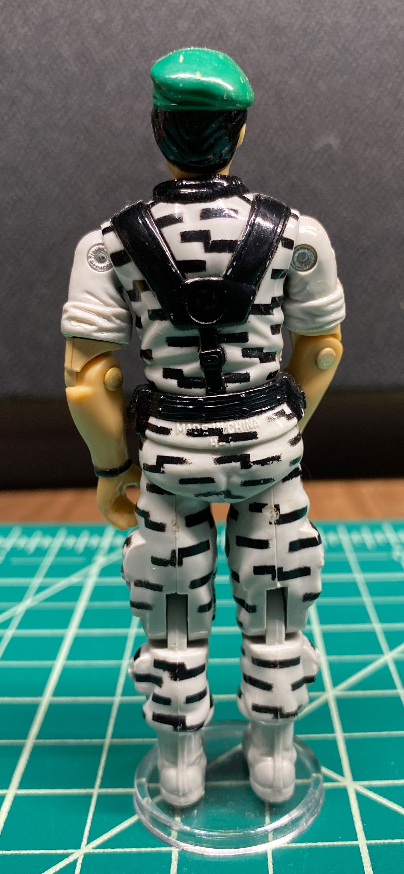 Lt. Falcon (V2) - Hasbro (GI Joe Vintage) action figure collectible - Main Image 2