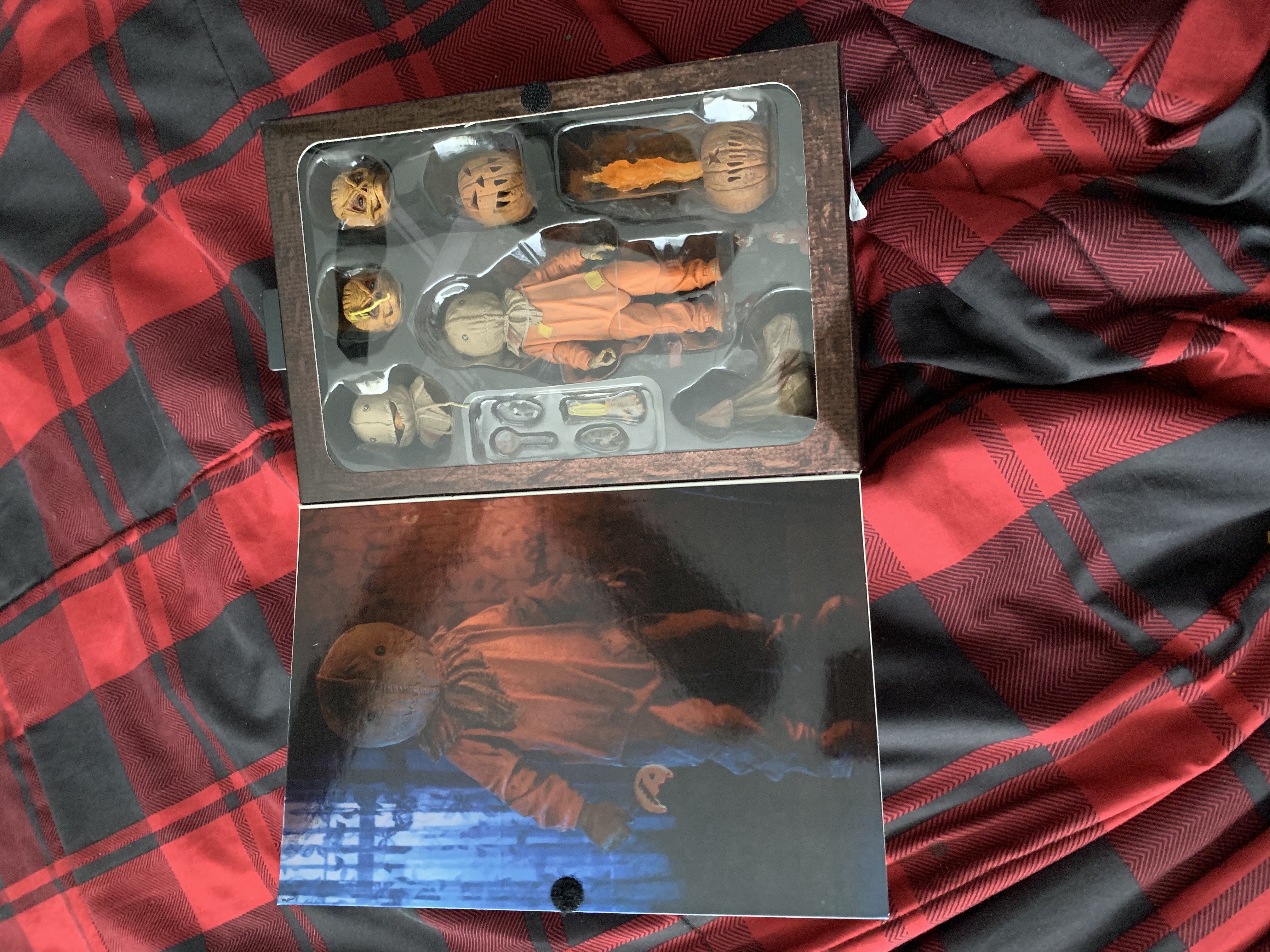Sam <Ultimate> - Neca (Trick ‘r Treat) action figure collectible [Barcode 634482560495] - Main Image 3