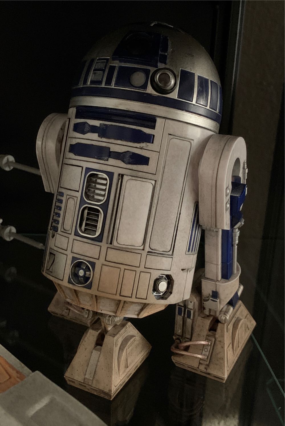 R2-D2 (Deluxe) - Sideshow Collectibles (Star Wars) action figure collectible [Barcode 747720214613] - Main Image 3