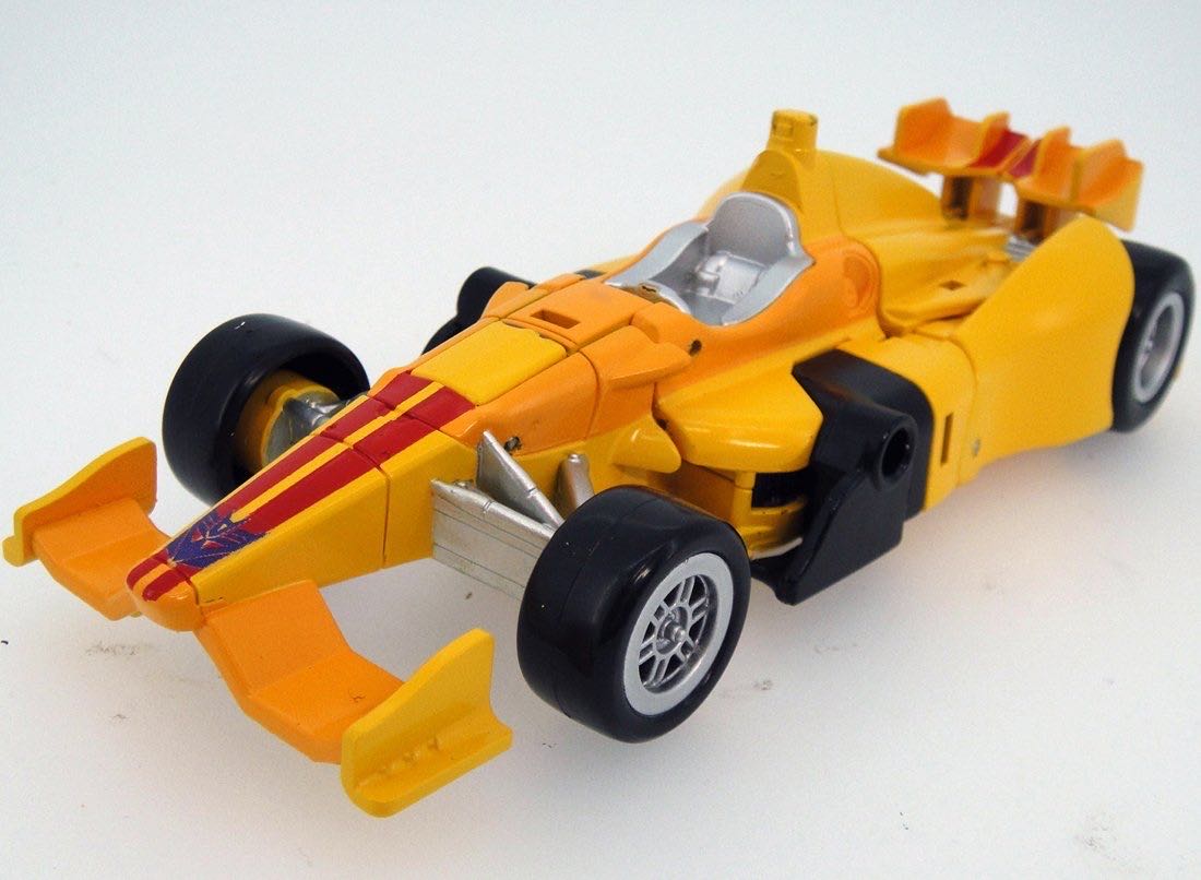 Dragstrip - Takara (Generations) action figure collectible - Main Image 2