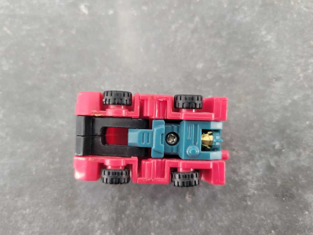 Retro (Vehicle Mode) - Hasbro (1990) action figure collectible - Main Image 4