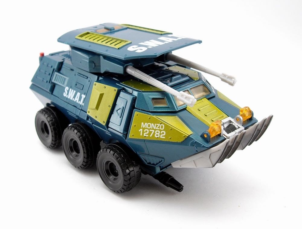 Onslaught - Hasbro (Generations) action figure collectible - Main Image 2