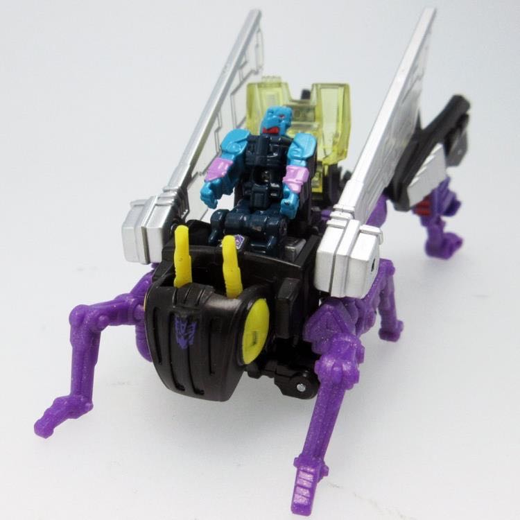 Kickback - Takara (Generations) action figure collectible - Main Image 2