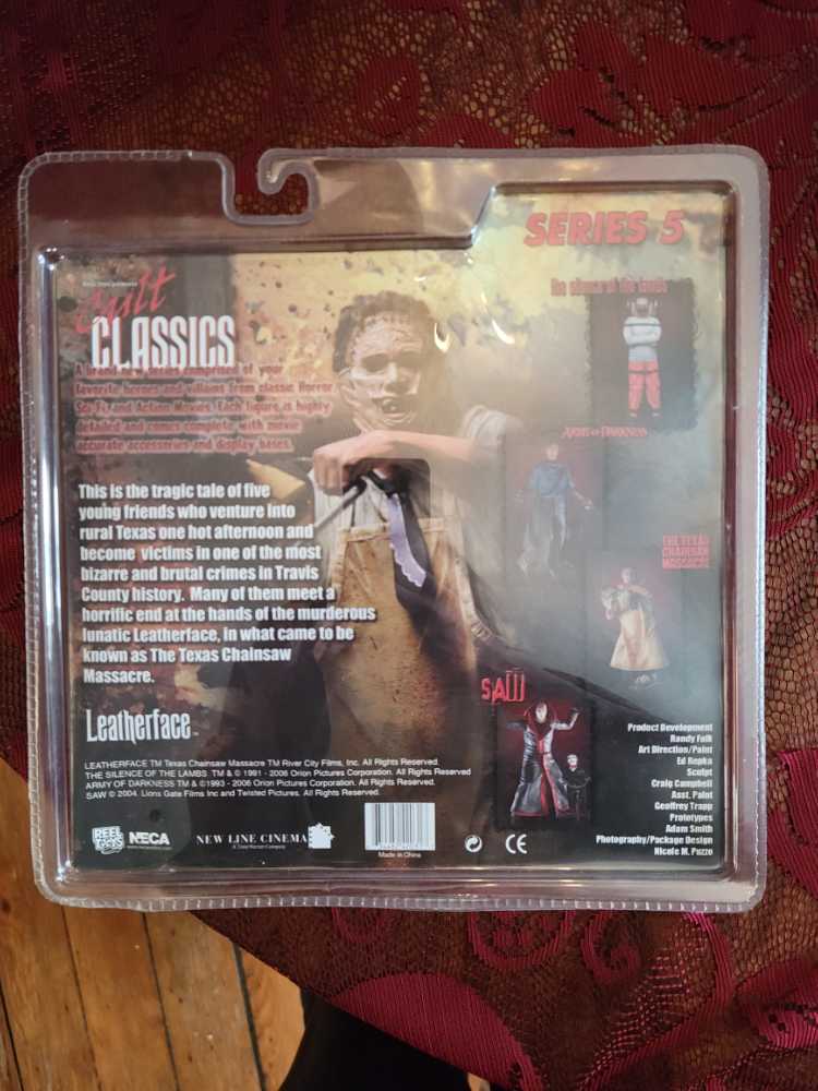 Neca Cult Classics: The Texas Chainsaw Massacre Leatherface - Neca Reel Toys (The Texas Chainsaw Massacre) action figure collectible [Barcode 634482420317] - Main Image 2