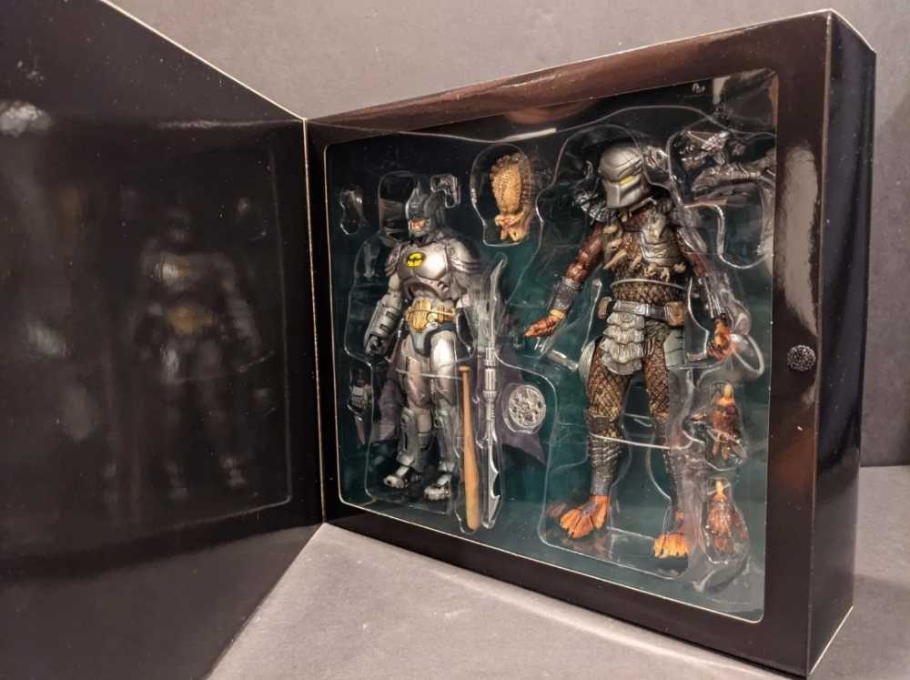 Neca: 2019 SDCC Predator: Batman Vs Predator - Neca (Dark Horse Comic Predator) action figure collectible [Barcode 634482515655] - Main Image 4