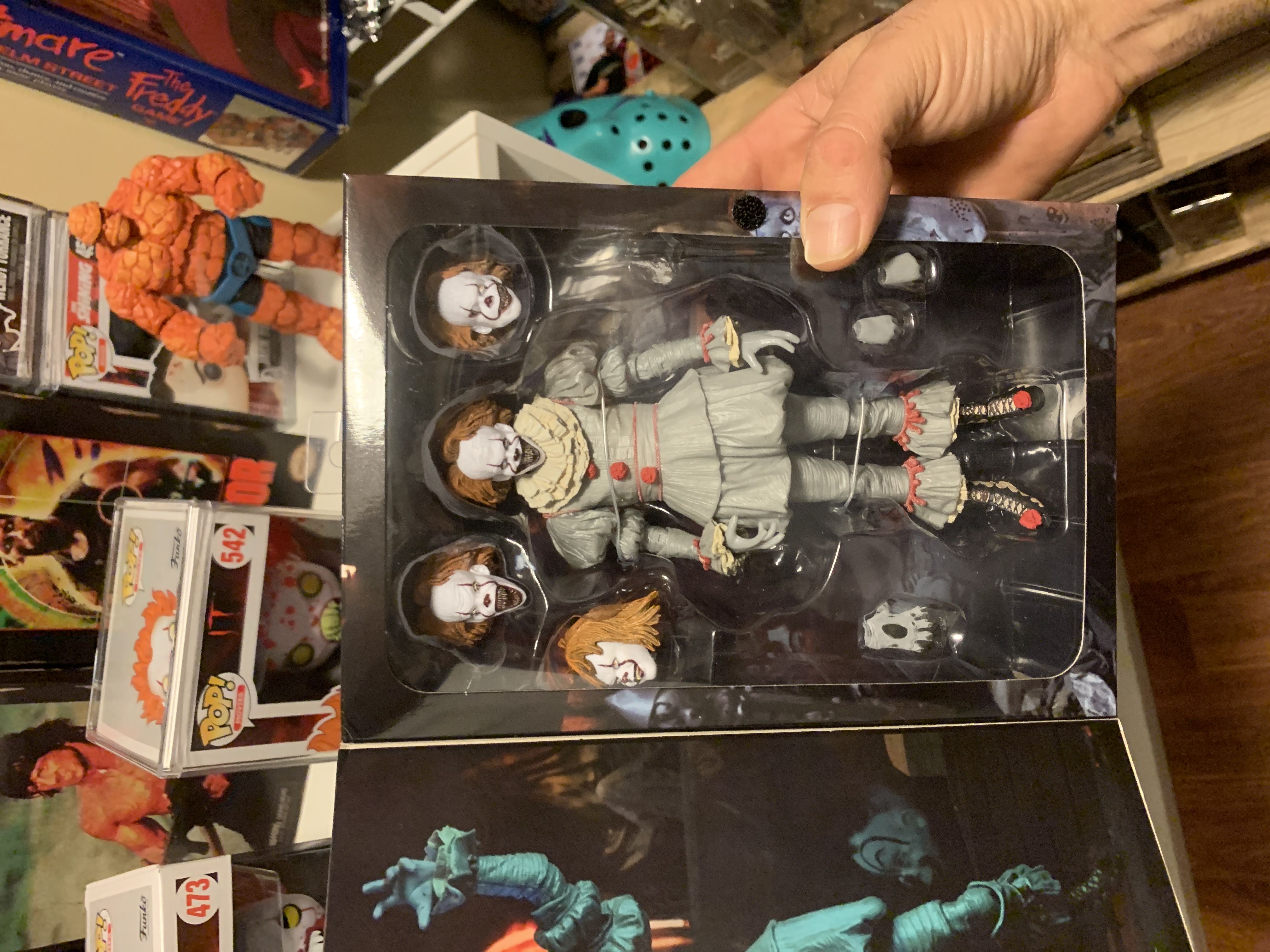 It-Pennywise- Wellhouse - Neca Reel Toys (IT) action figure collectible [Barcode 634482454671] - Main Image 2