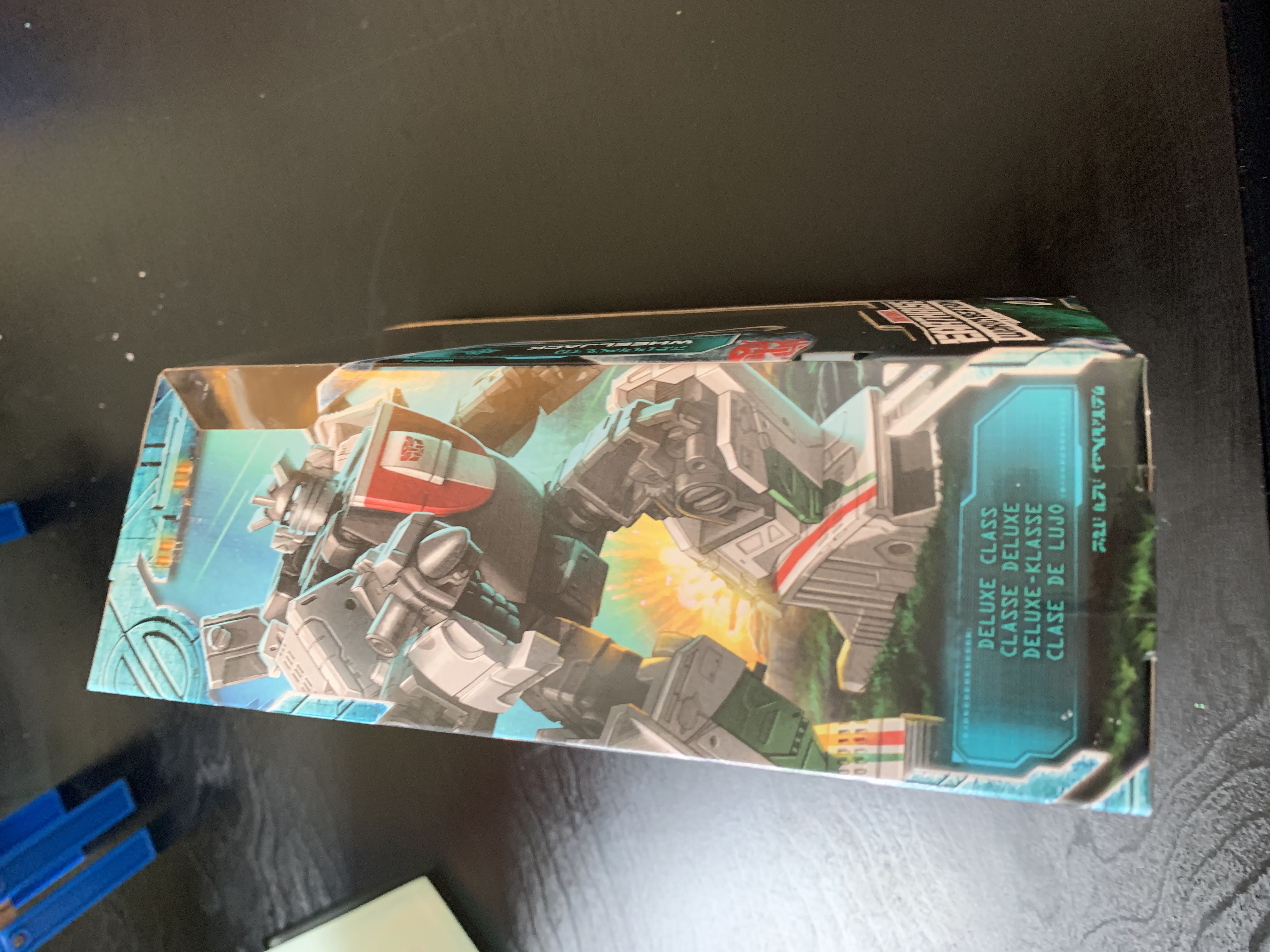 Wheeljack - Takara Tomy (Transformers Earthrise) action figure collectible [Barcode 5010993642809] - Main Image 4