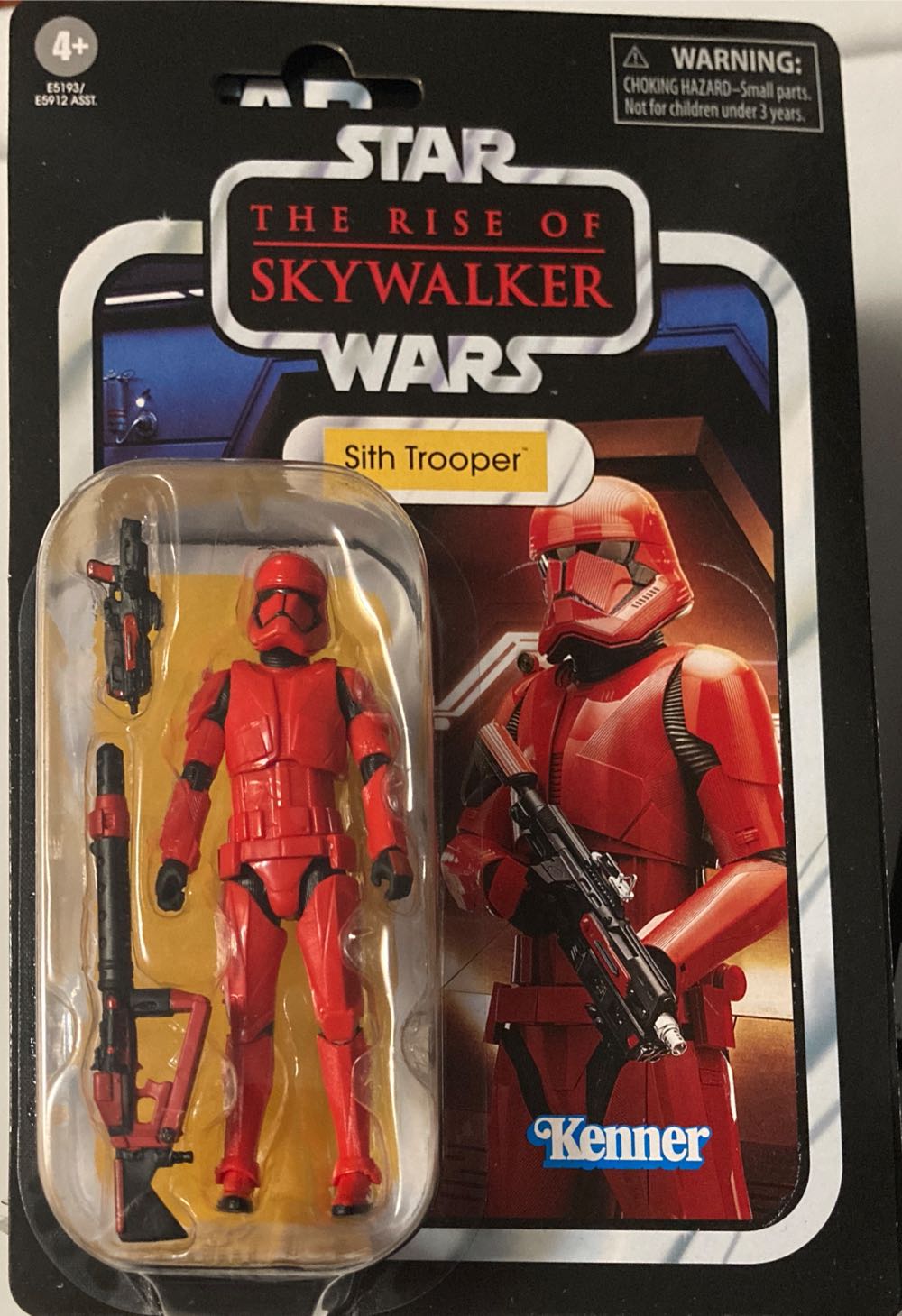 Sith Trooper - Kenner / Disney / Hasbro (The Vintage Collection) action figure collectible [Barcode 630509873401] - Main Image 3
